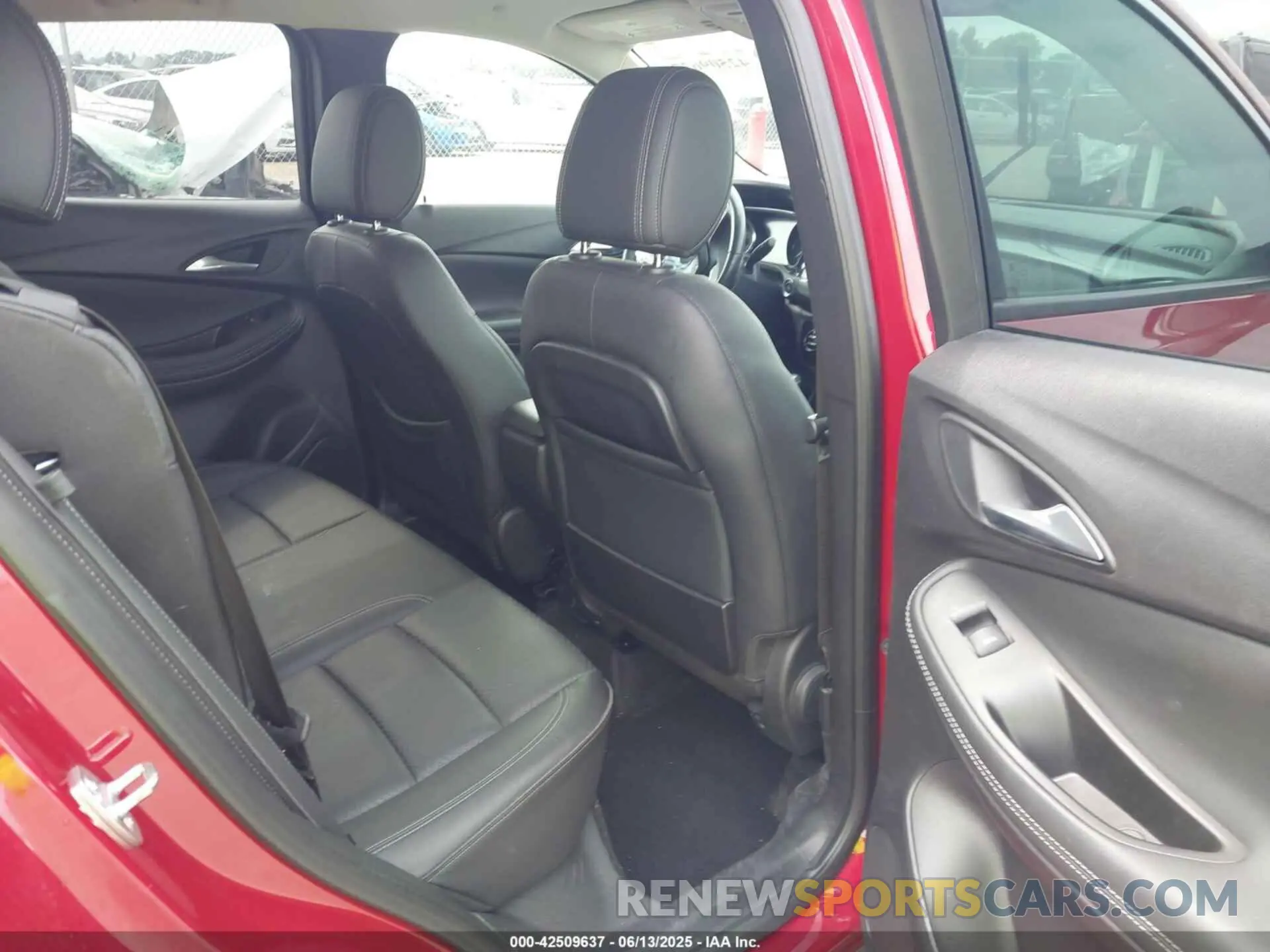 8 Фотография поврежденного автомобиля KL4MMGSL5MB099330 BUICK ENCORE GX 2021