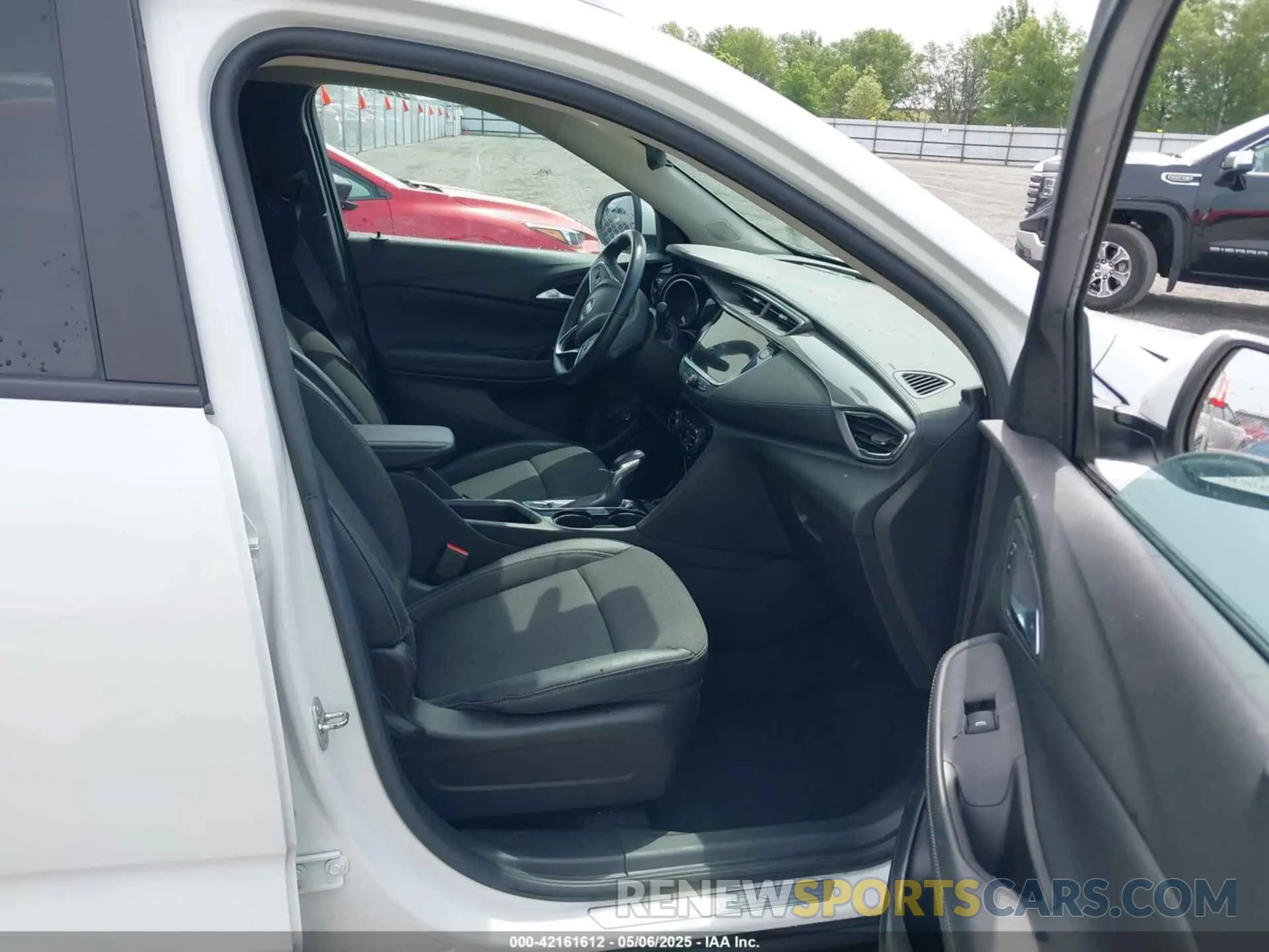 5 Photograph of a damaged car KL4MMDS27NB134327 BUICK ENCORE GX 2022