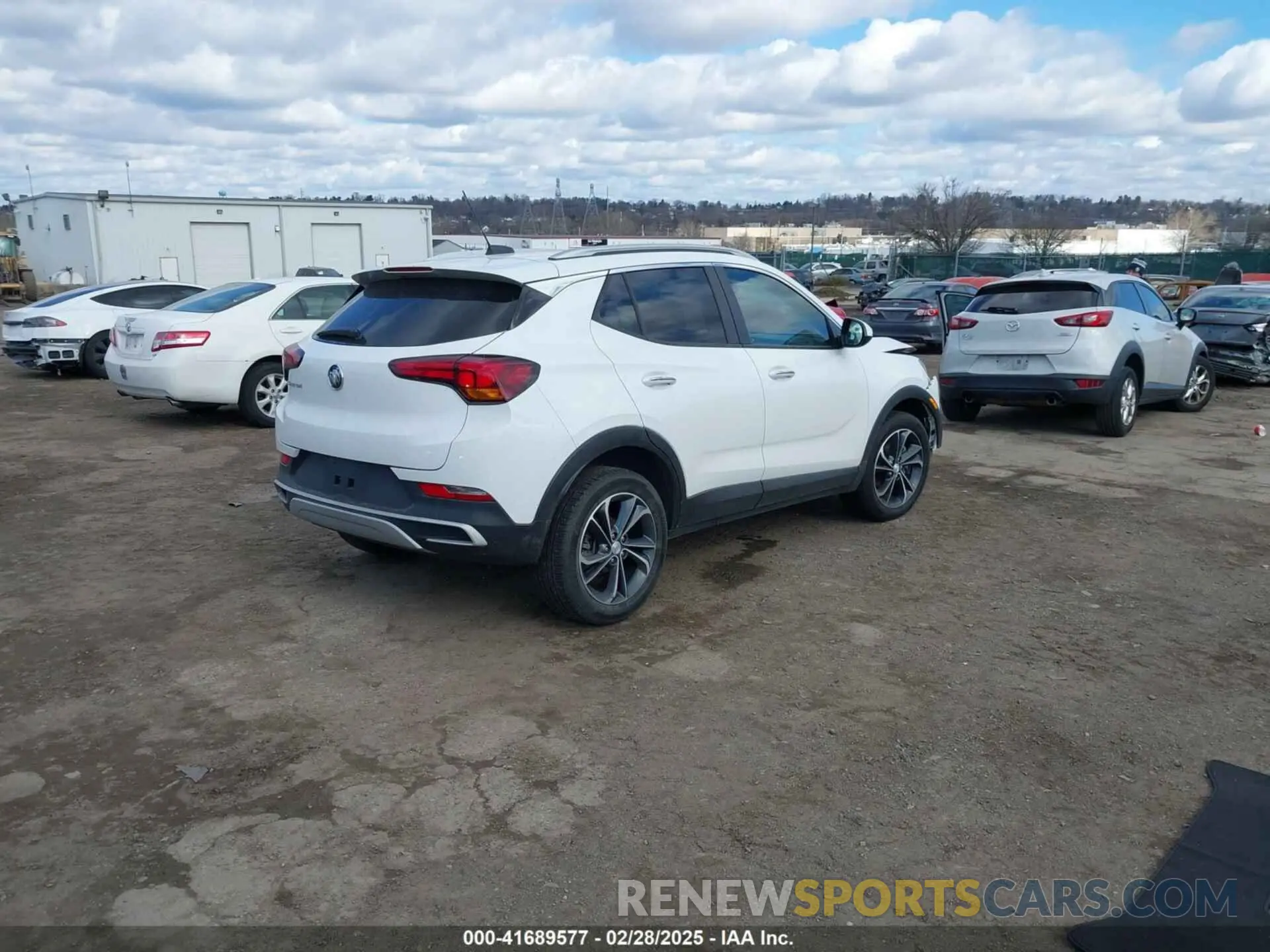 4 Фотография поврежденного автомобиля KL4MMDS29NB117352 BUICK ENCORE GX 2022