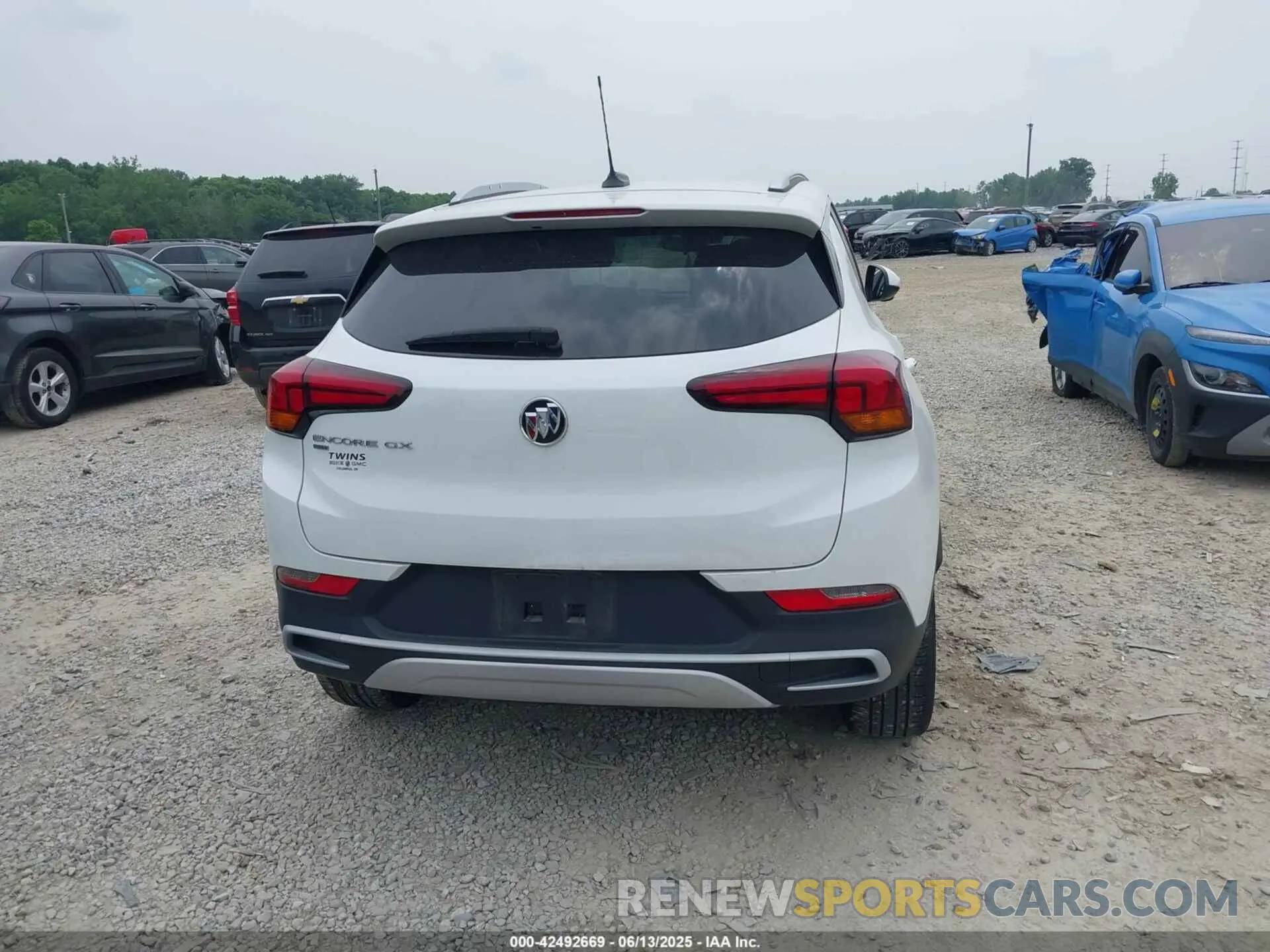 17 Photograph of a damaged car KL4MMESL1NB114332 BUICK ENCORE GX 2022