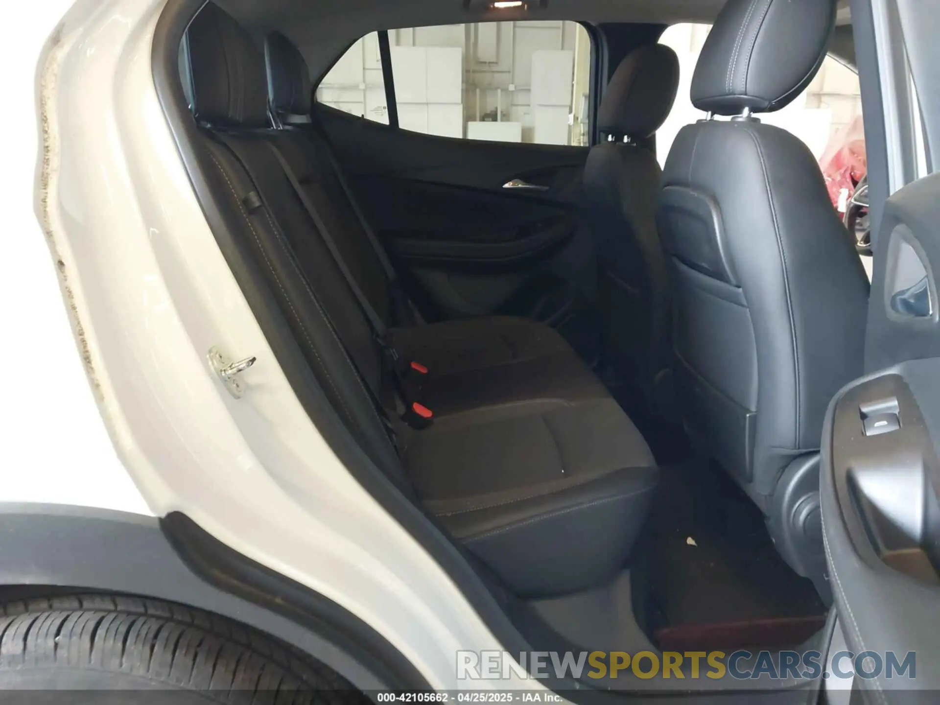 8 Фотография поврежденного автомобиля KL4MMESL9NB011479 BUICK ENCORE GX 2022