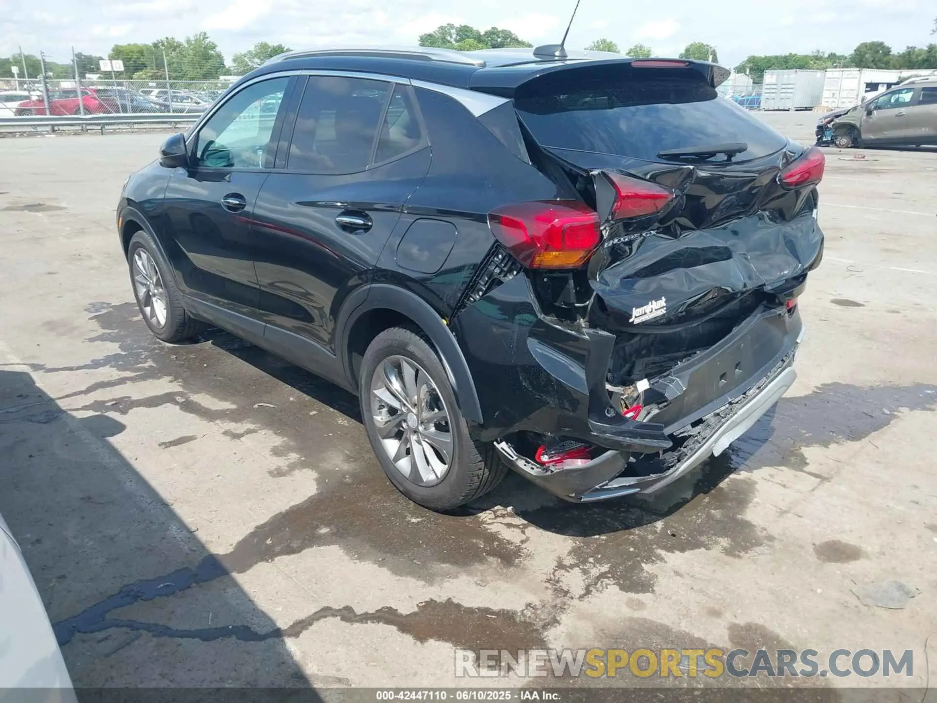 3 Фотография поврежденного автомобиля KL4MMFSL9NB021452 BUICK ENCORE GX 2022