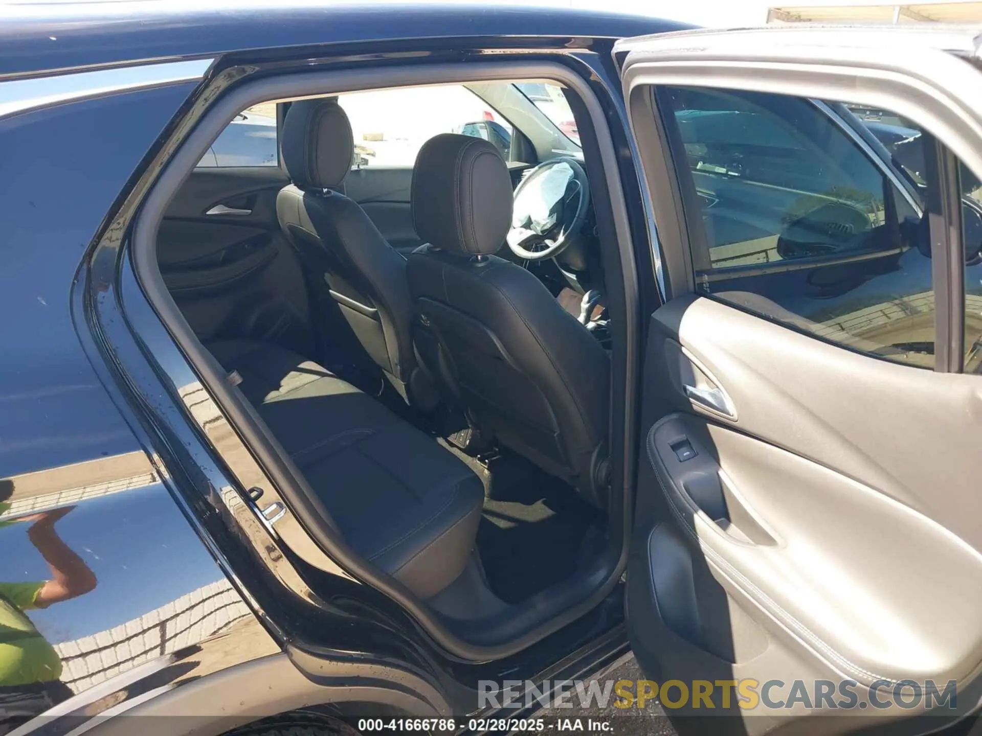 8 Фотография поврежденного автомобиля KL4MMBS29PB151055 BUICK ENCORE GX 2023