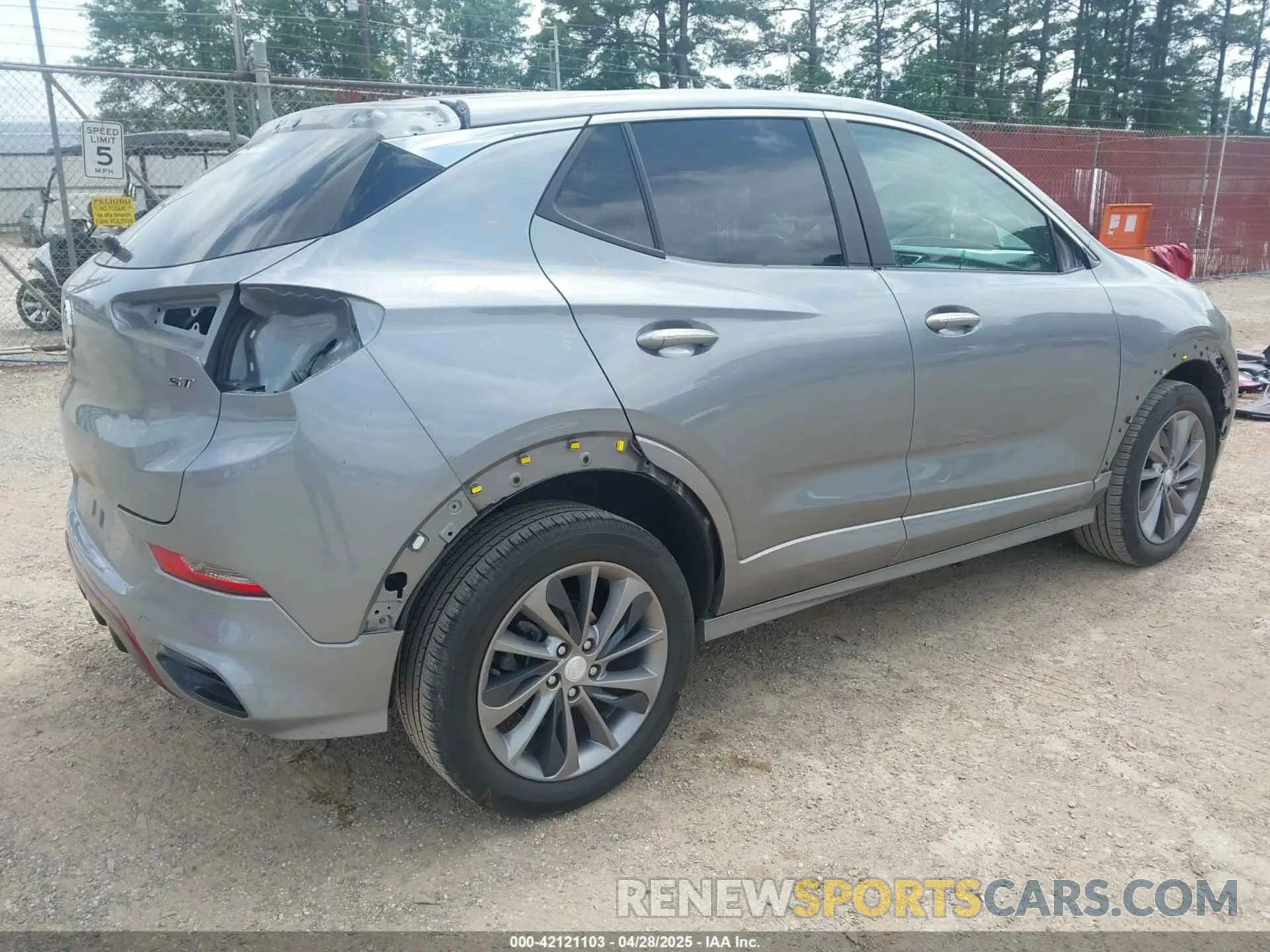 4 Фотография поврежденного автомобиля KL4MMDS21PB121589 BUICK ENCORE GX 2023