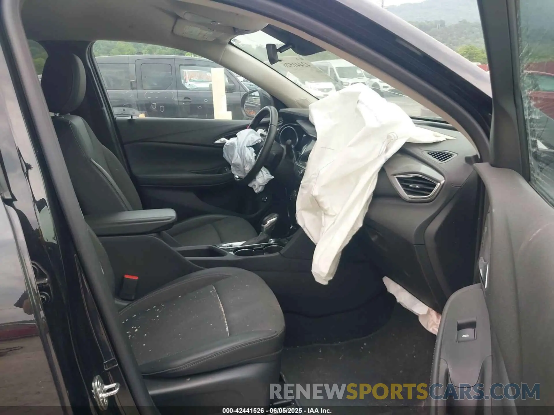 5 Фотография поврежденного автомобиля KL4MMDS23PB081693 BUICK ENCORE GX 2023