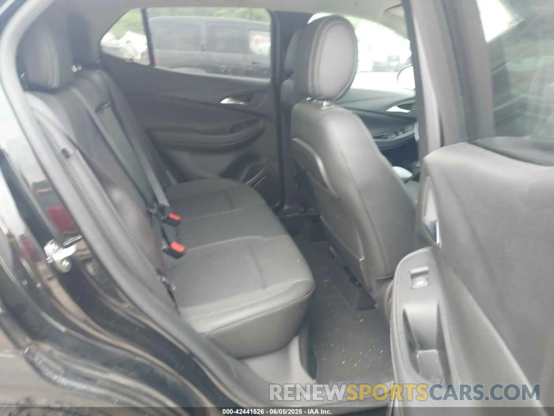 8 Фотография поврежденного автомобиля KL4MMDS23PB081693 BUICK ENCORE GX 2023