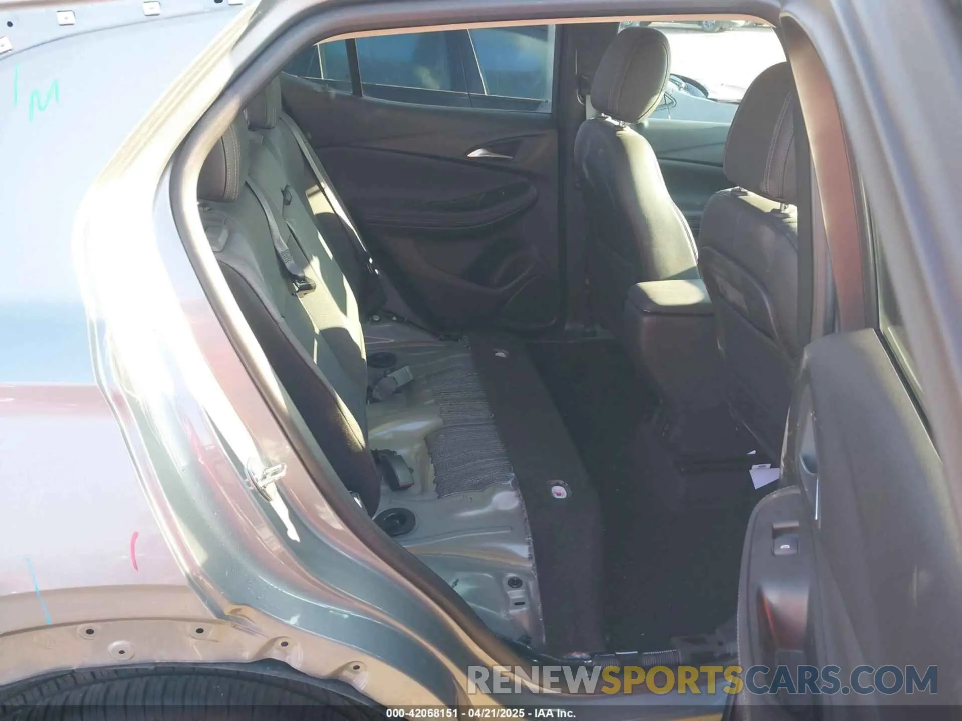 8 Фотография поврежденного автомобиля KL4MMDS24PB151721 BUICK ENCORE GX 2023