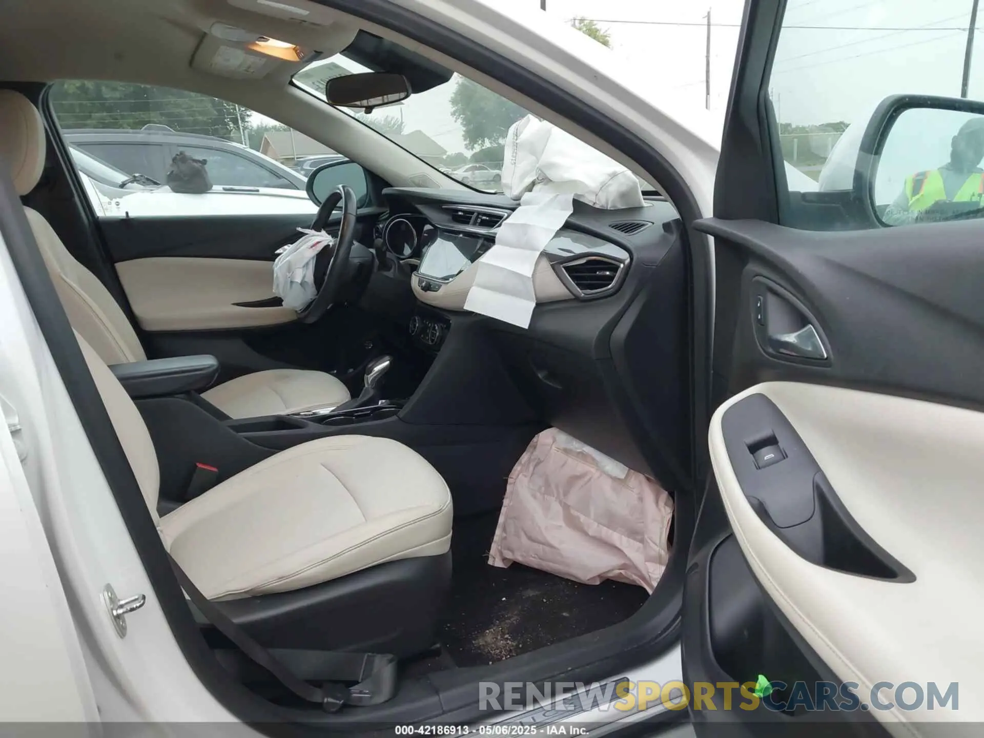 5 Фотография поврежденного автомобиля KL4MMDS28PB151303 BUICK ENCORE GX 2023