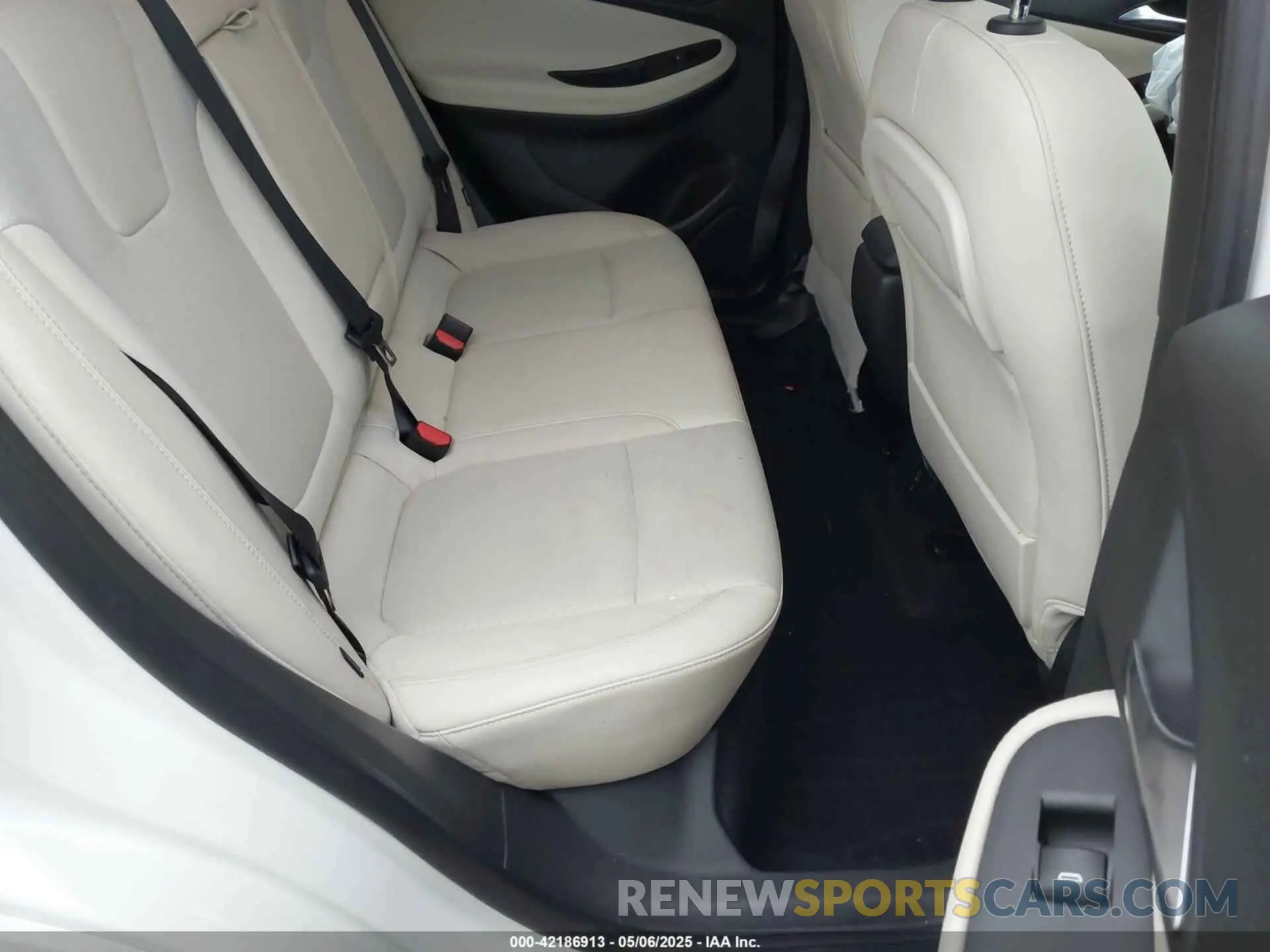 8 Фотография поврежденного автомобиля KL4MMDS28PB151303 BUICK ENCORE GX 2023