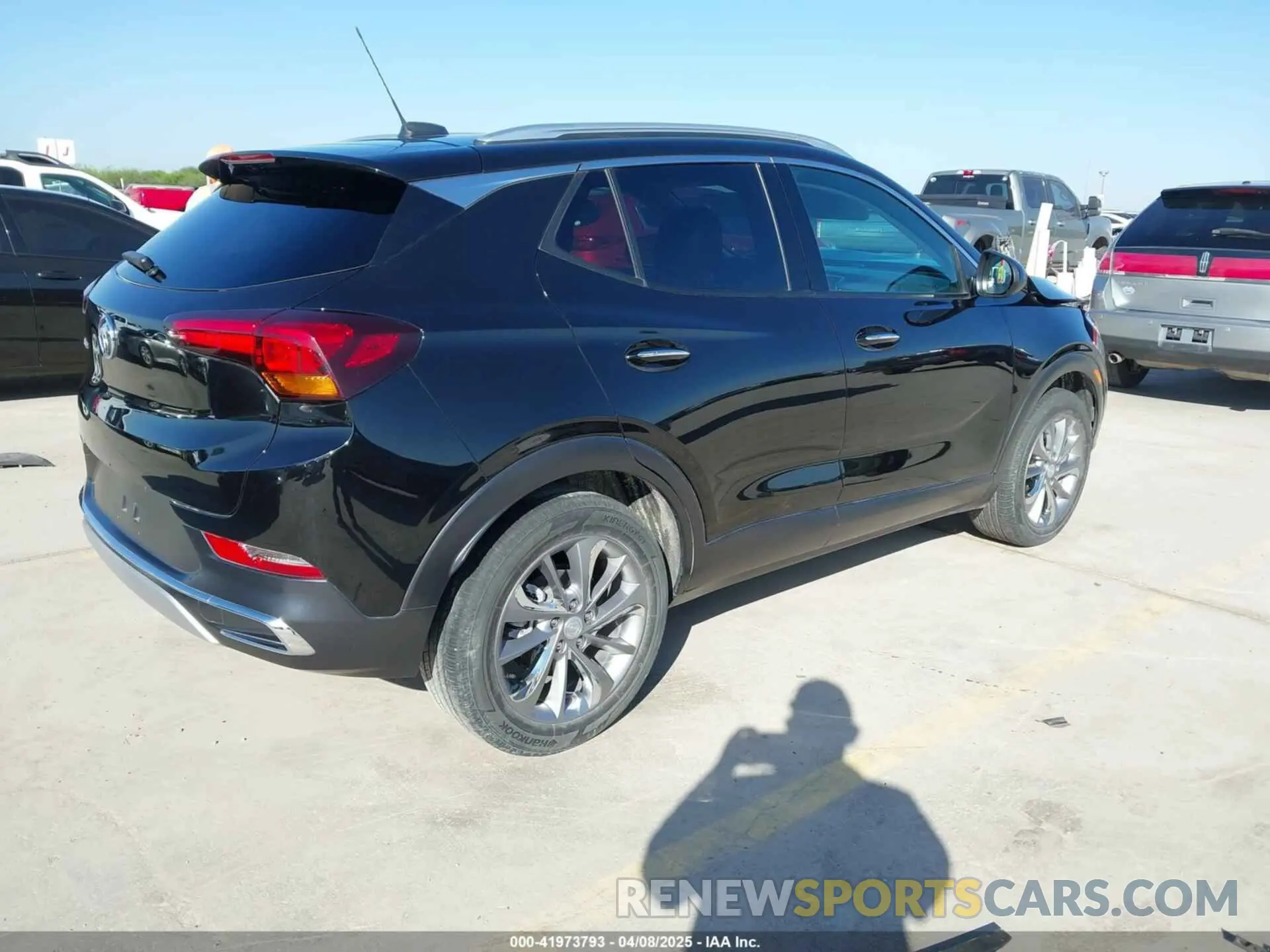 4 Фотография поврежденного автомобиля KL4MMFSL1PB150059 BUICK ENCORE GX 2023