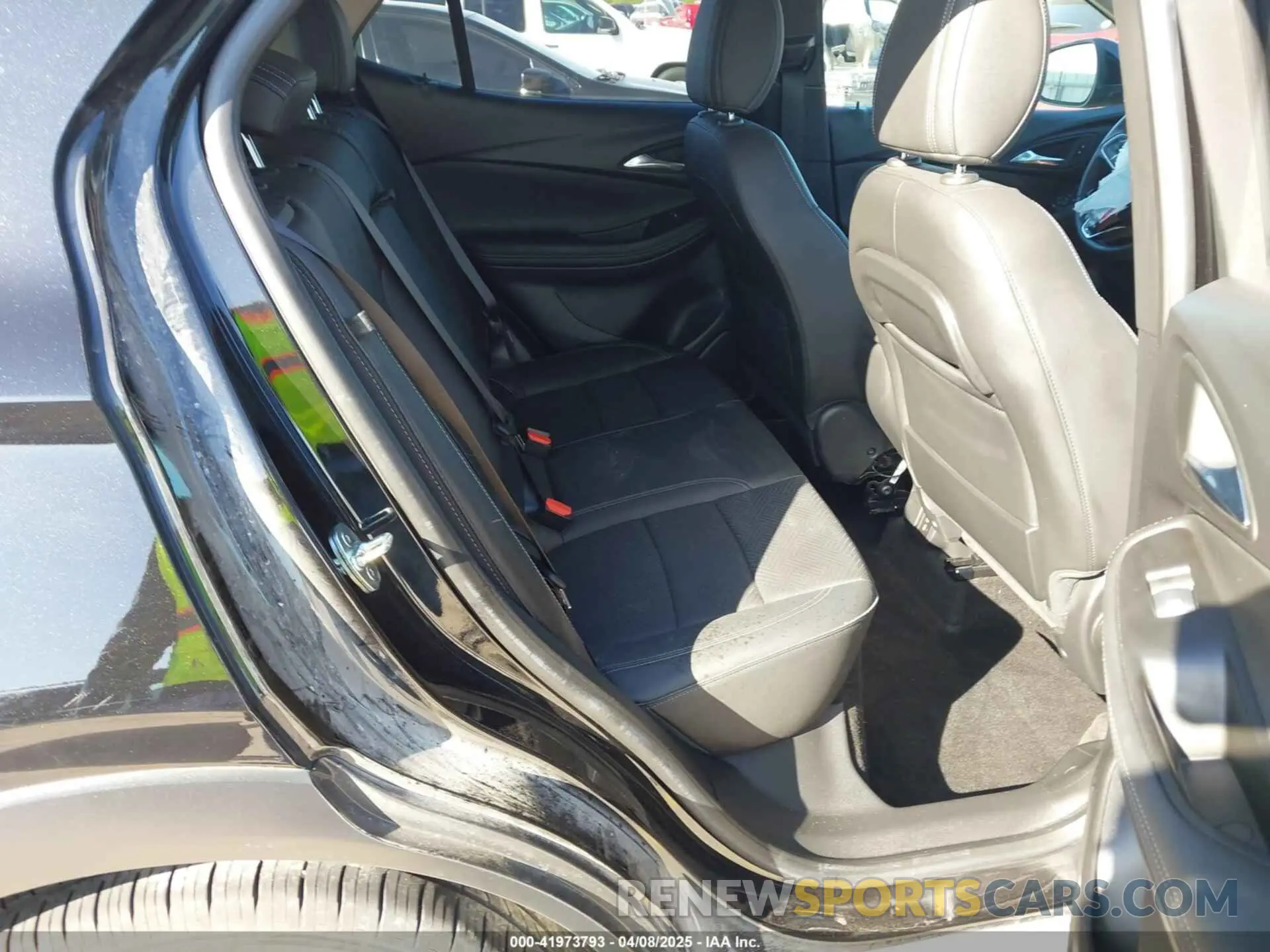 8 Фотография поврежденного автомобиля KL4MMFSL1PB150059 BUICK ENCORE GX 2023