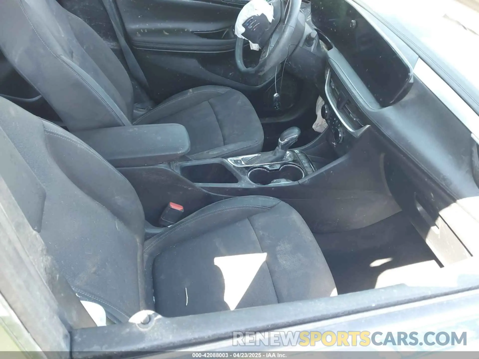 5 Фотография поврежденного автомобиля KL4AMBS25RB097341 BUICK ENCORE GX 2024