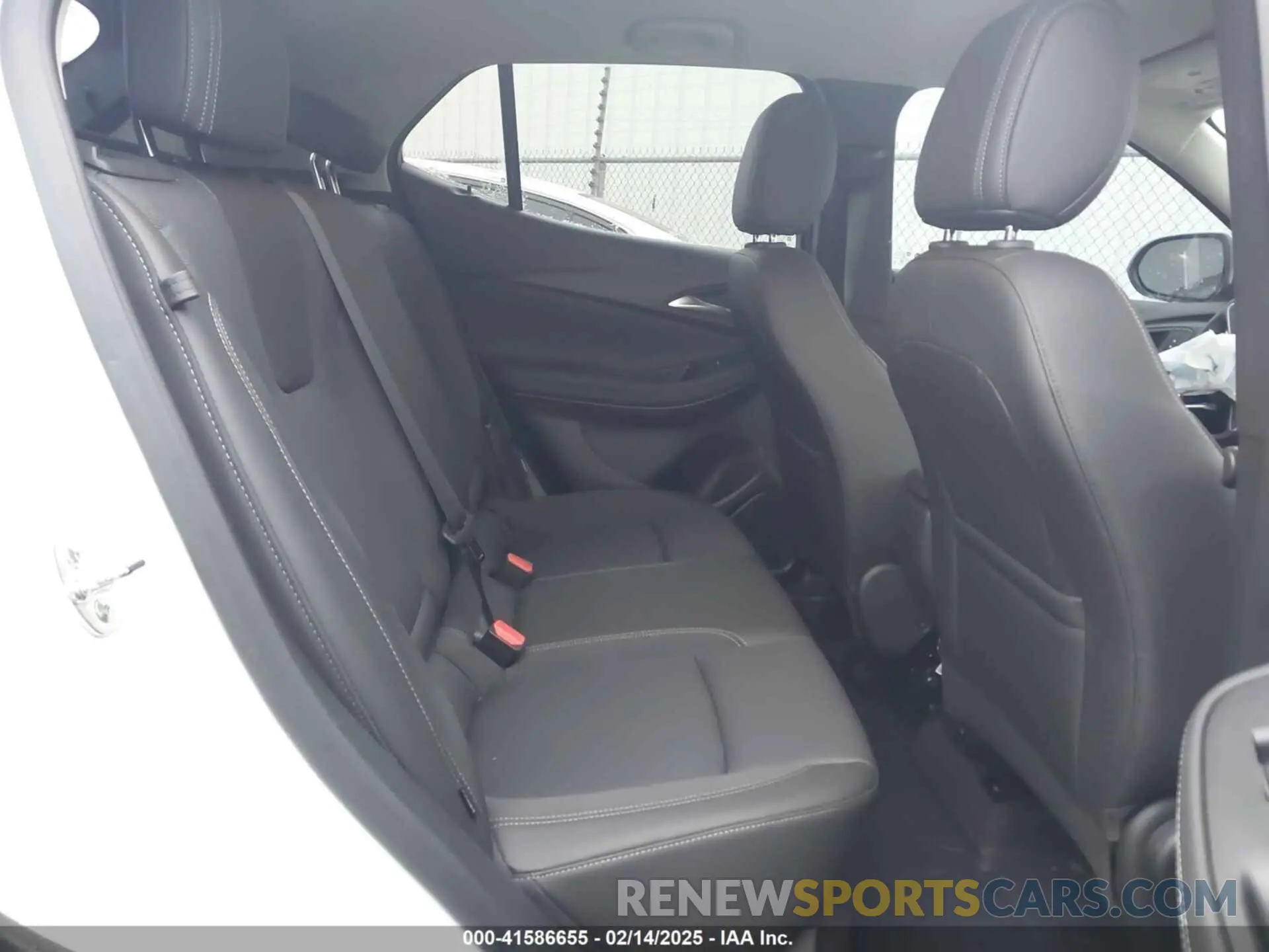 8 Фотография поврежденного автомобиля KL4AMBS25RB173236 BUICK ENCORE GX 2024