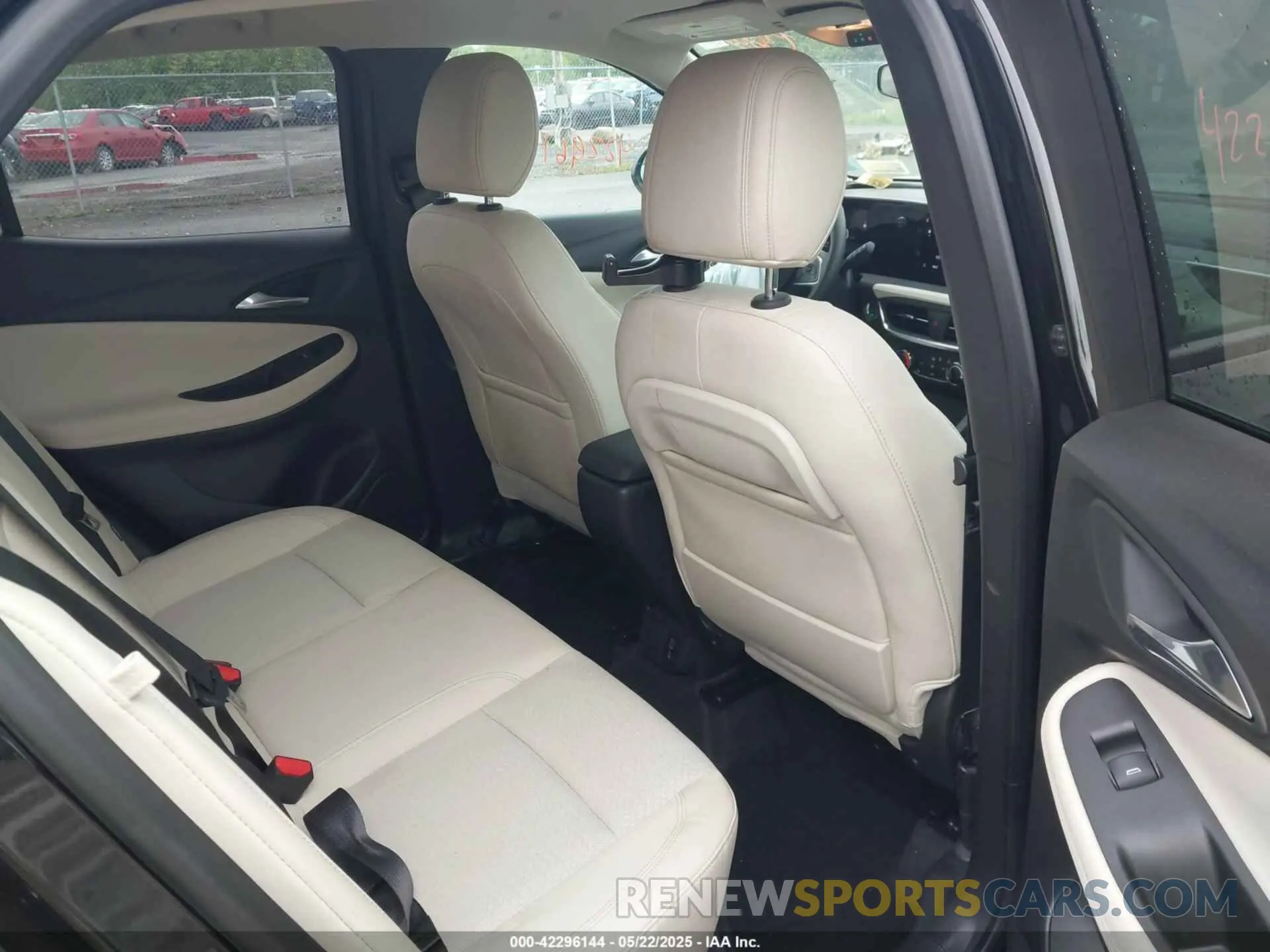 8 Фотография поврежденного автомобиля KL4AMCSL3RB141383 BUICK ENCORE GX 2024