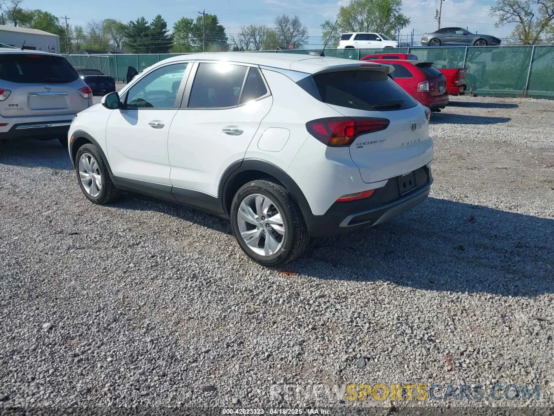 3 Фотография поврежденного автомобиля KL4AMCSL4RB003173 BUICK ENCORE GX 2024