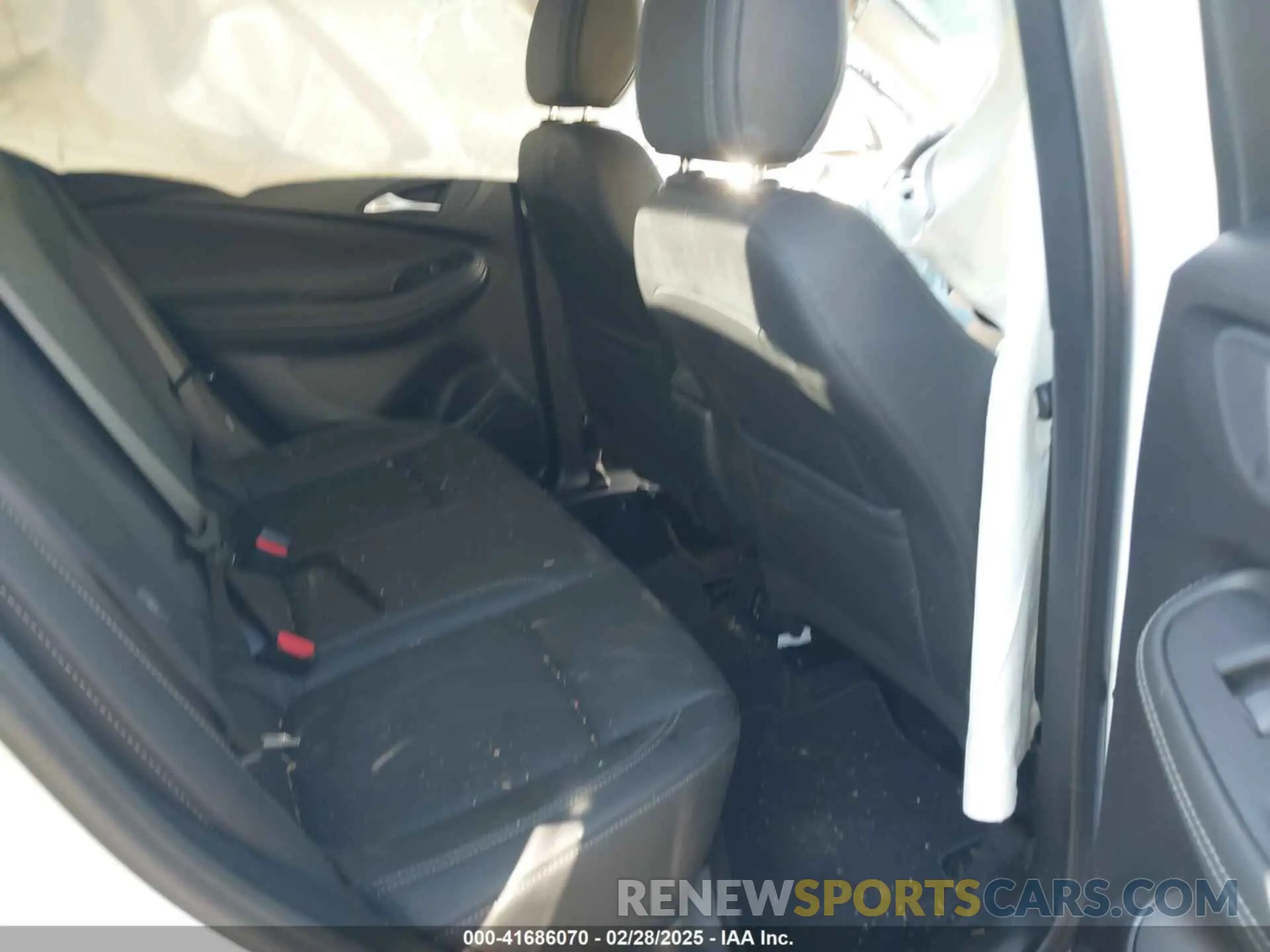 8 Фотография поврежденного автомобиля KL4AMESL3RB171995 BUICK ENCORE GX 2024