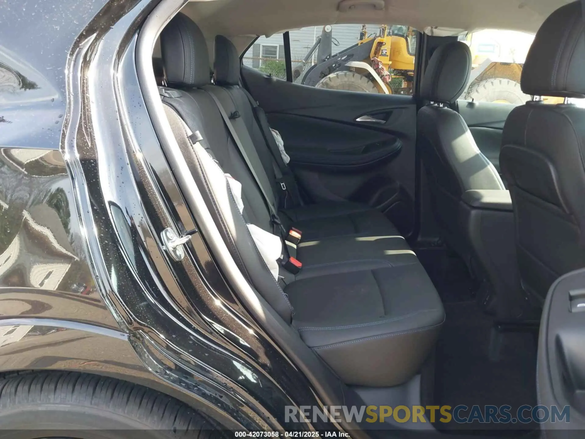 8 Фотография поврежденного автомобиля KL4AMESL4SB030679 BUICK ENCORE GX 2025