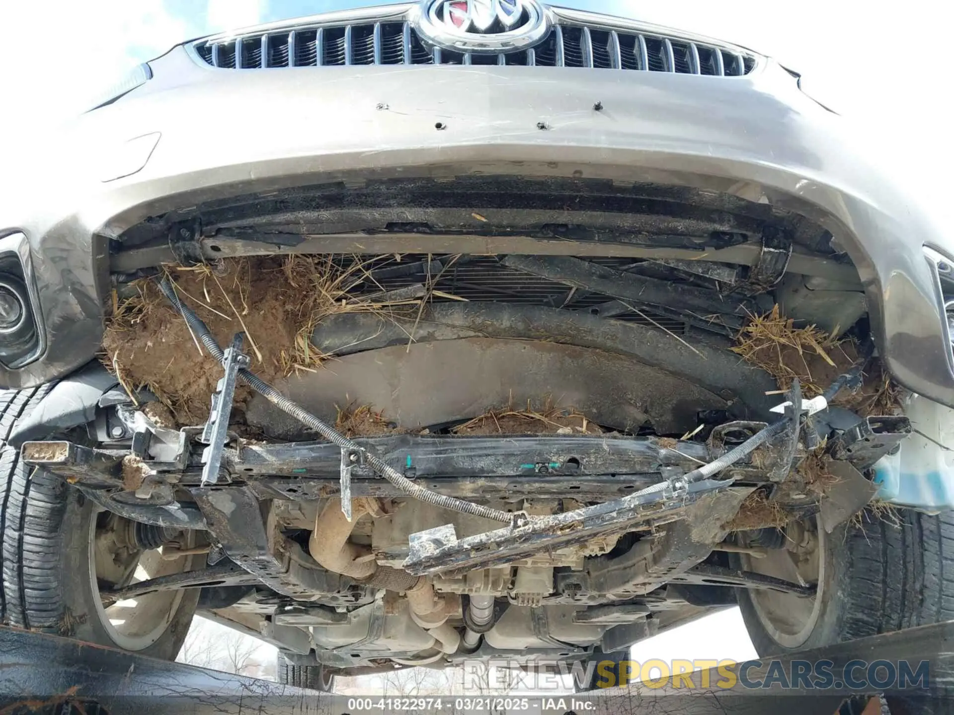 17 Photograph of a damaged car LRBFX2SA1KD038600 BUICK ENVISION 2019
