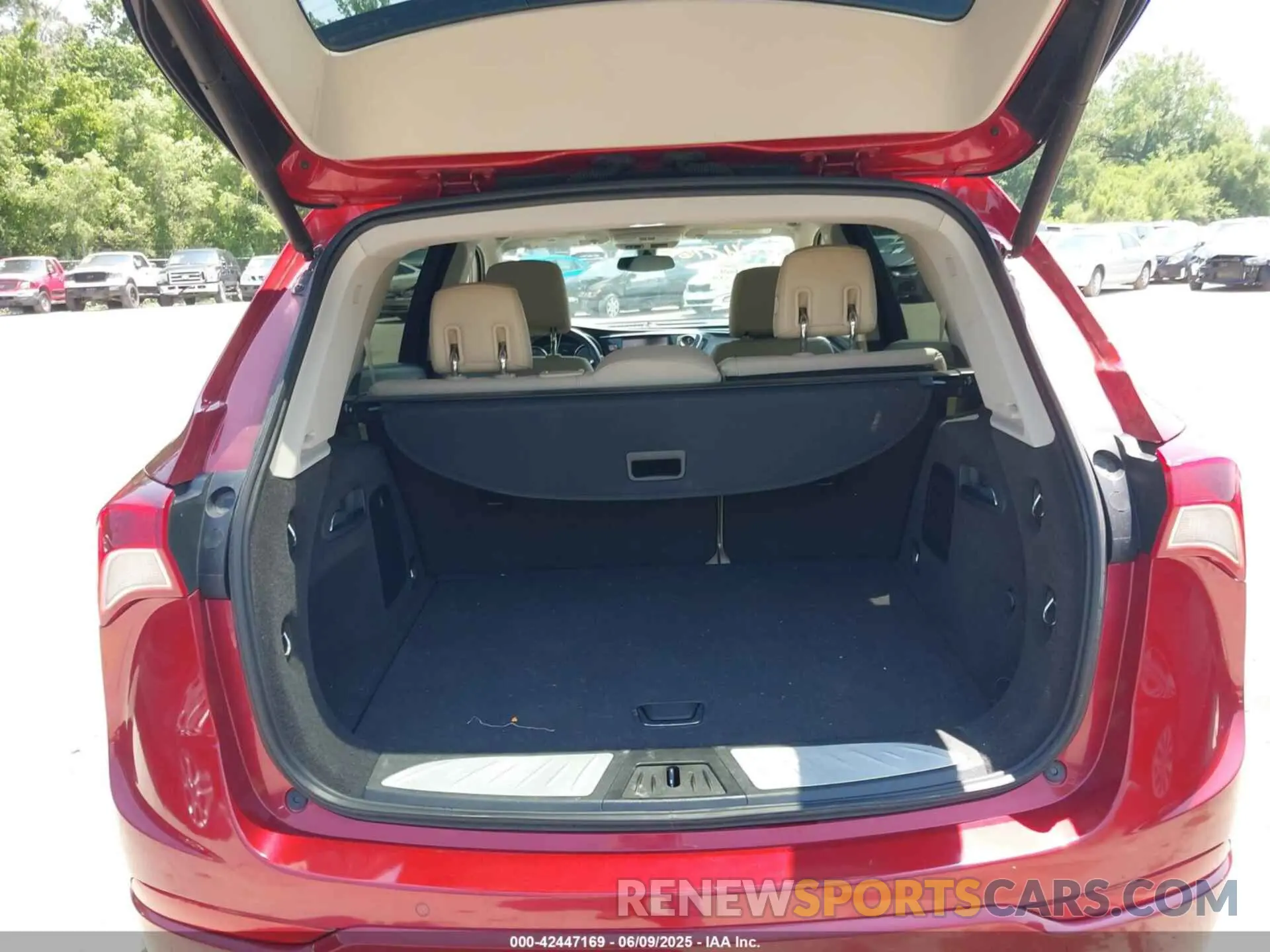 17 Photograph of a damaged car LRBFX2SA9KD128092 BUICK ENVISION 2019
