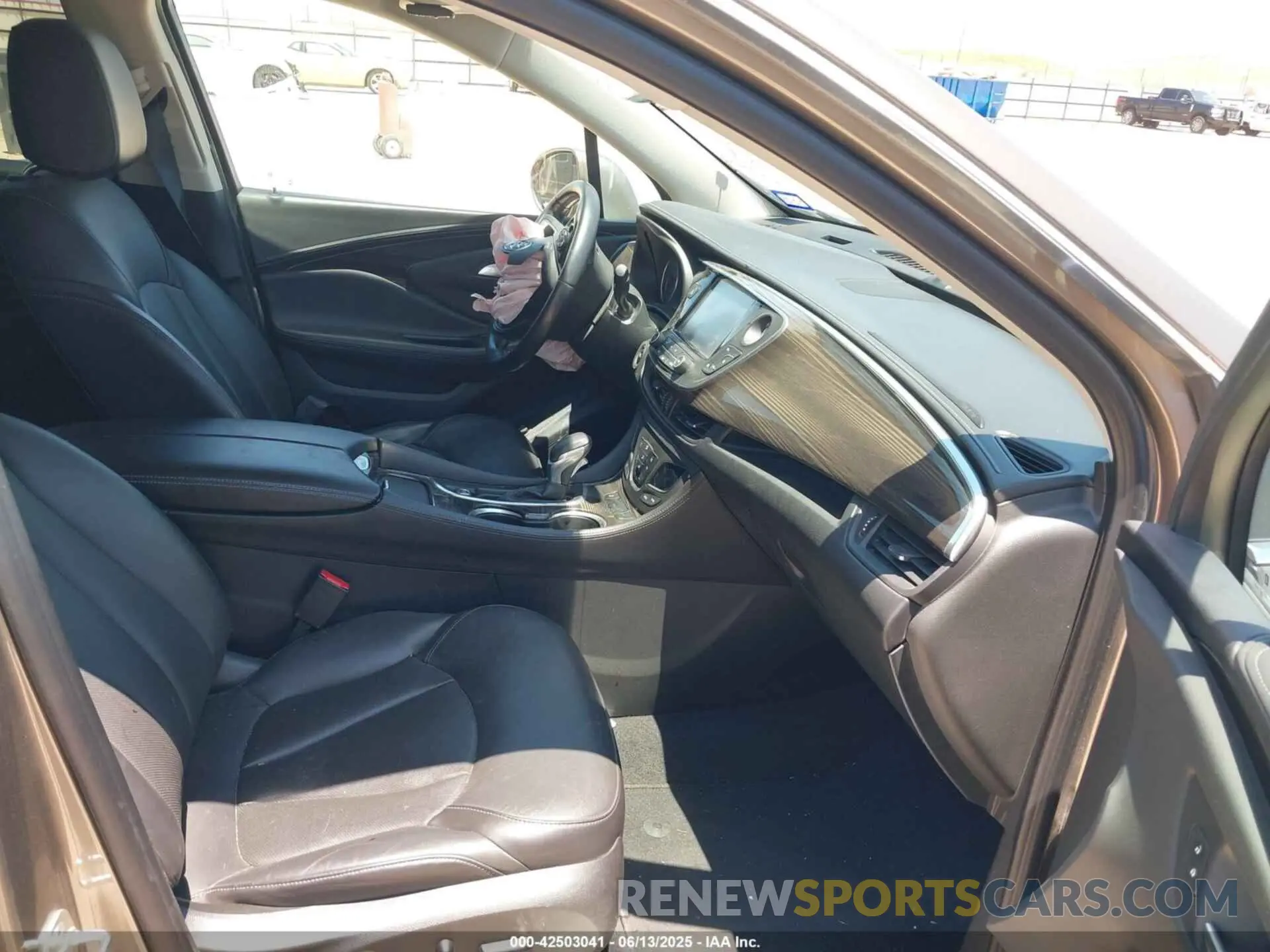 5 Photograph of a damaged car LRBFX3SX4KD007061 BUICK ENVISION 2019
