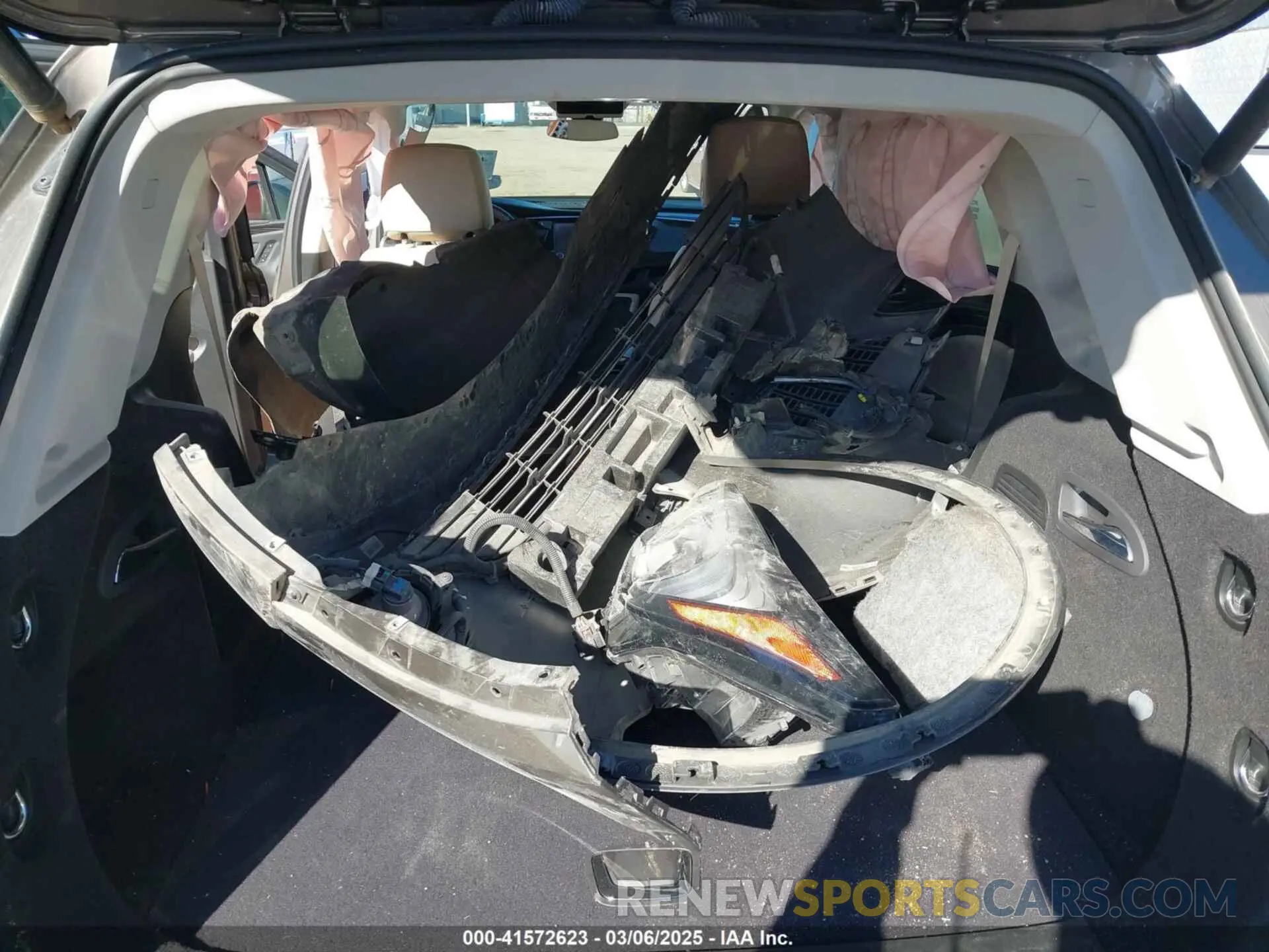 12 Фотография поврежденного автомобиля LRBFX3SX4KD012082 BUICK ENVISION 2019