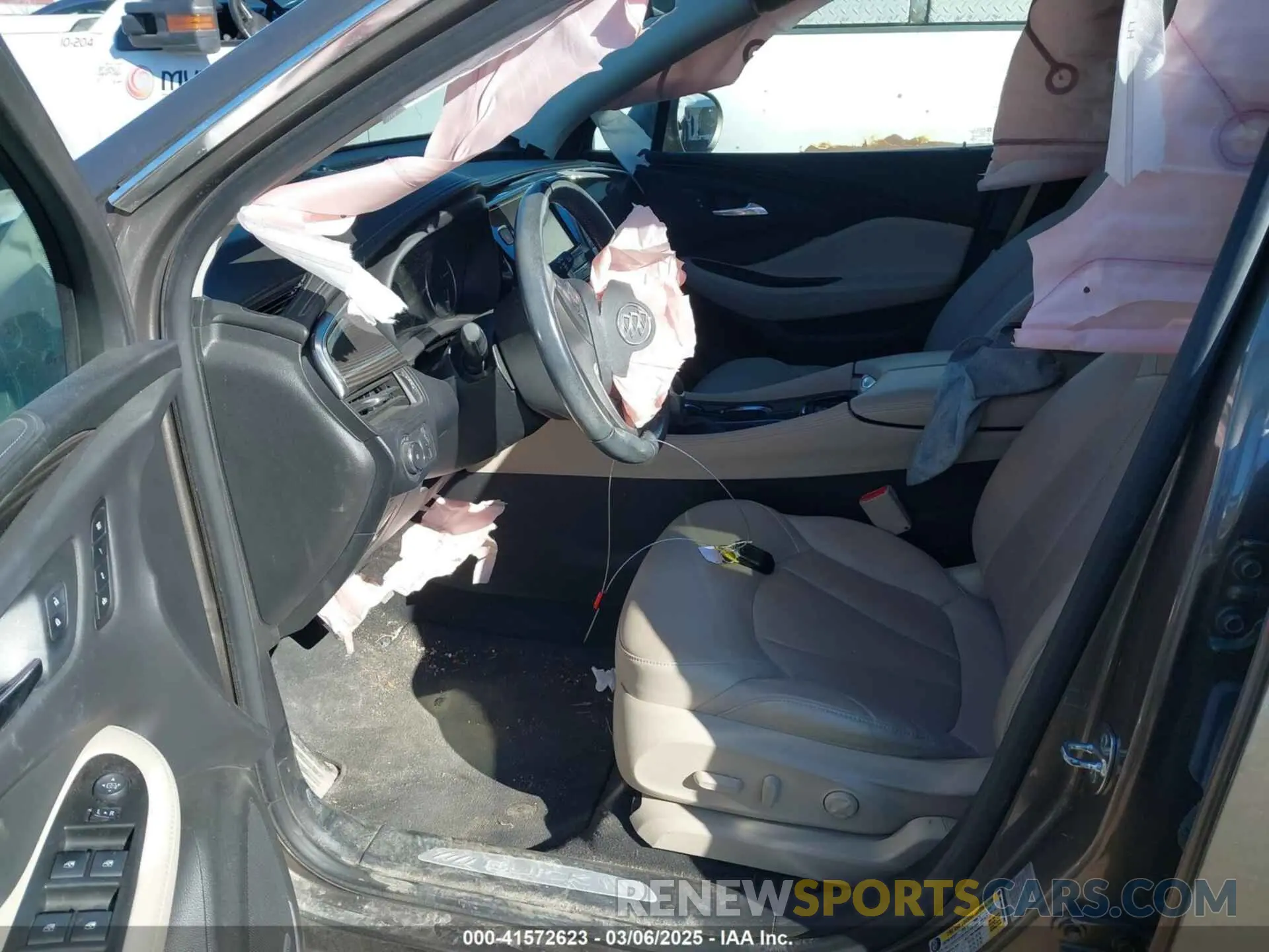 5 Фотография поврежденного автомобиля LRBFX3SX4KD012082 BUICK ENVISION 2019