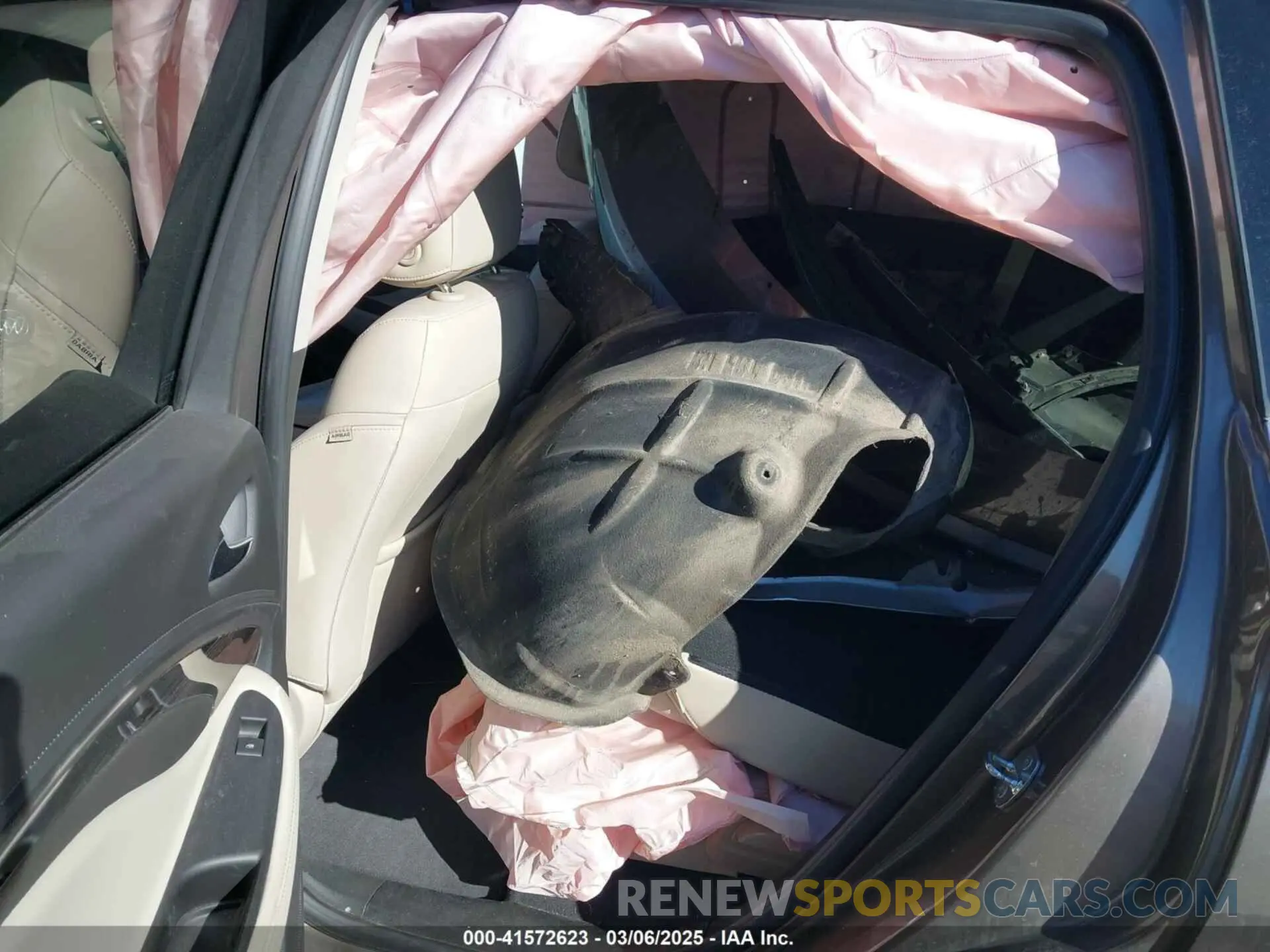 8 Фотография поврежденного автомобиля LRBFX3SX4KD012082 BUICK ENVISION 2019