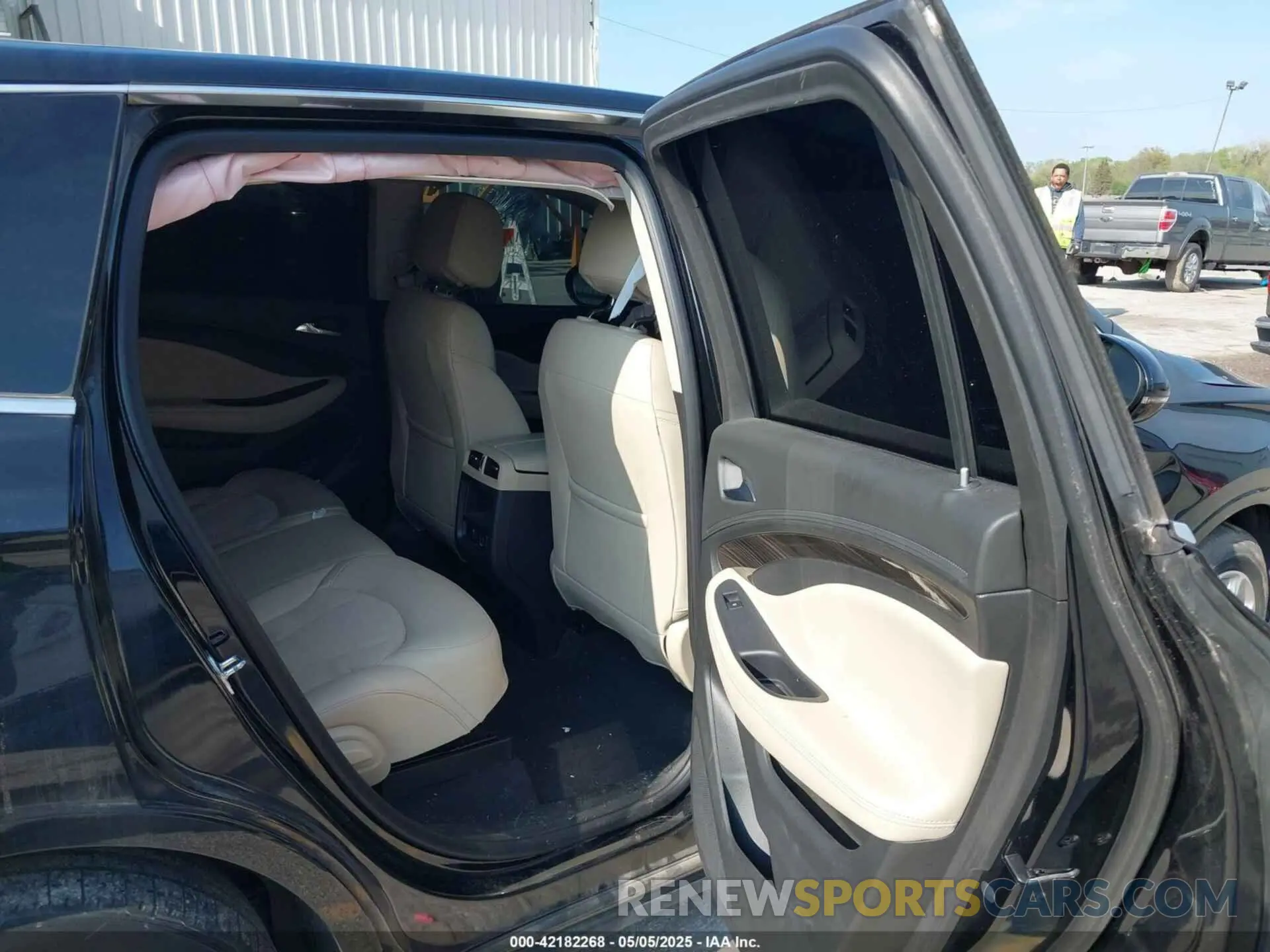 8 Фотография поврежденного автомобиля LRBFXBSA4KD146323 BUICK ENVISION 2019