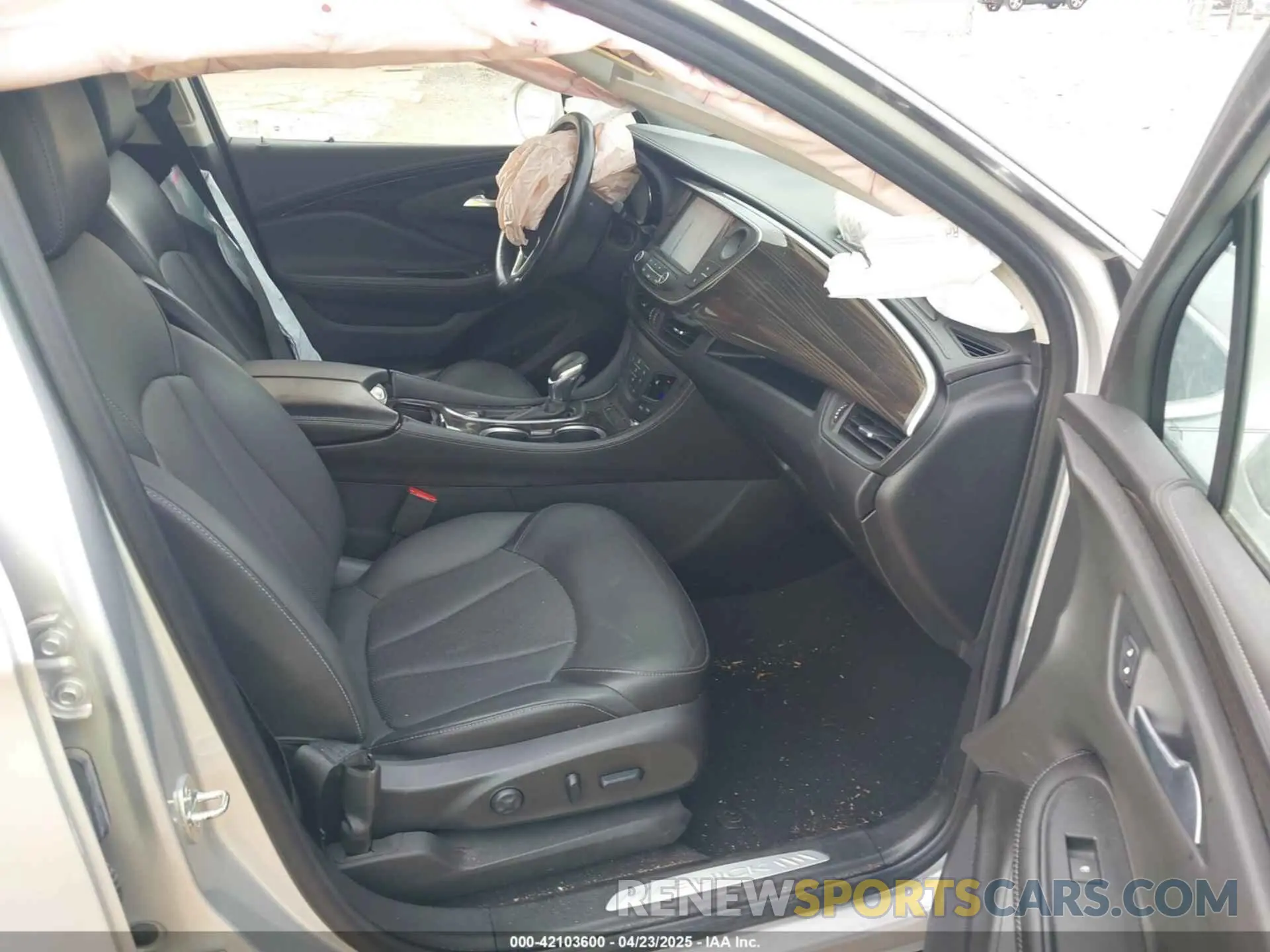 5 Фотография поврежденного автомобиля LRBFXCSA0KD002807 BUICK ENVISION 2019