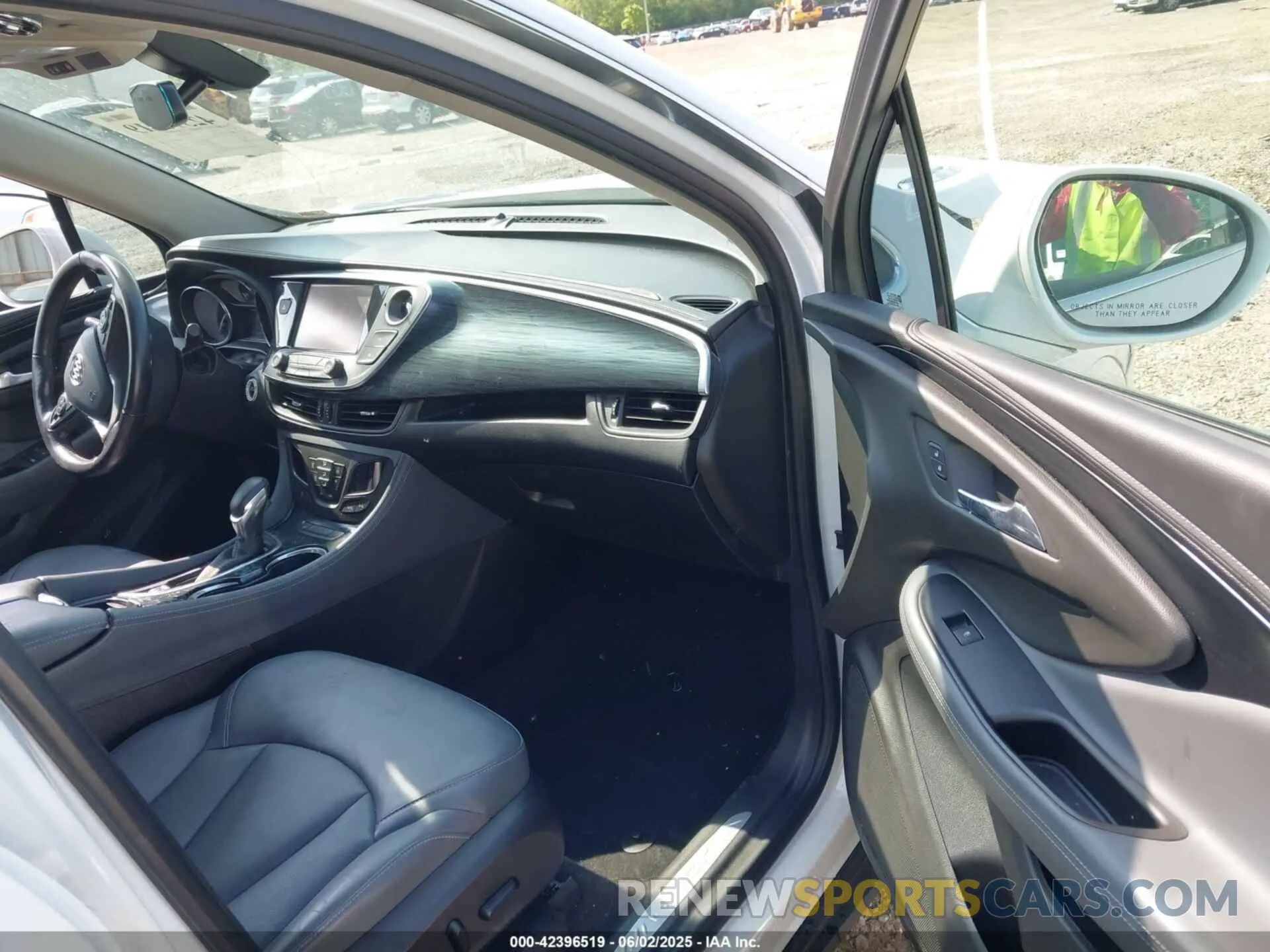 5 Photograph of a damaged car LRBFXCSA7KD022908 BUICK ENVISION 2019