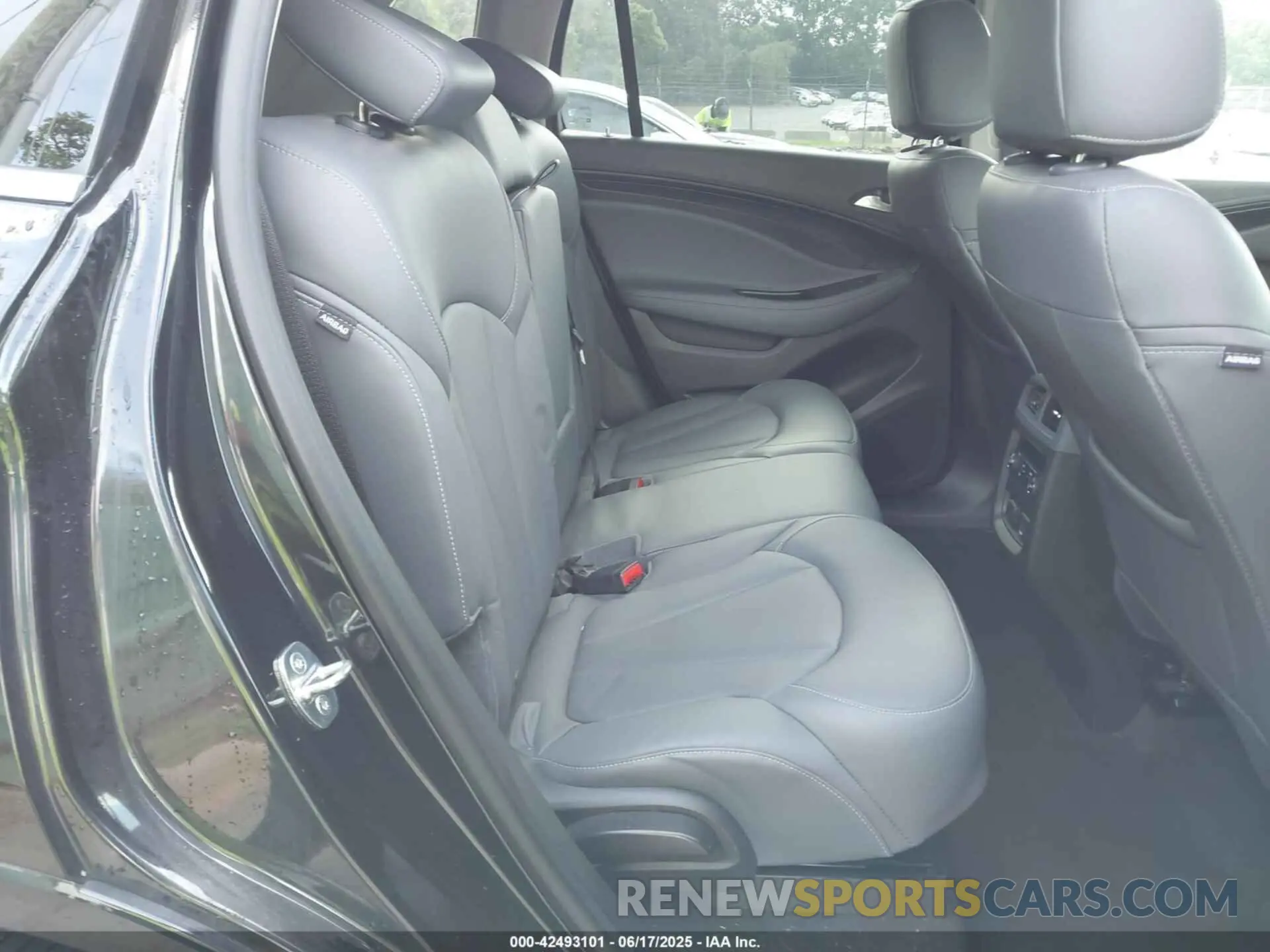 8 Photograph of a damaged car LRBFXCSA7KD031897 BUICK ENVISION 2019