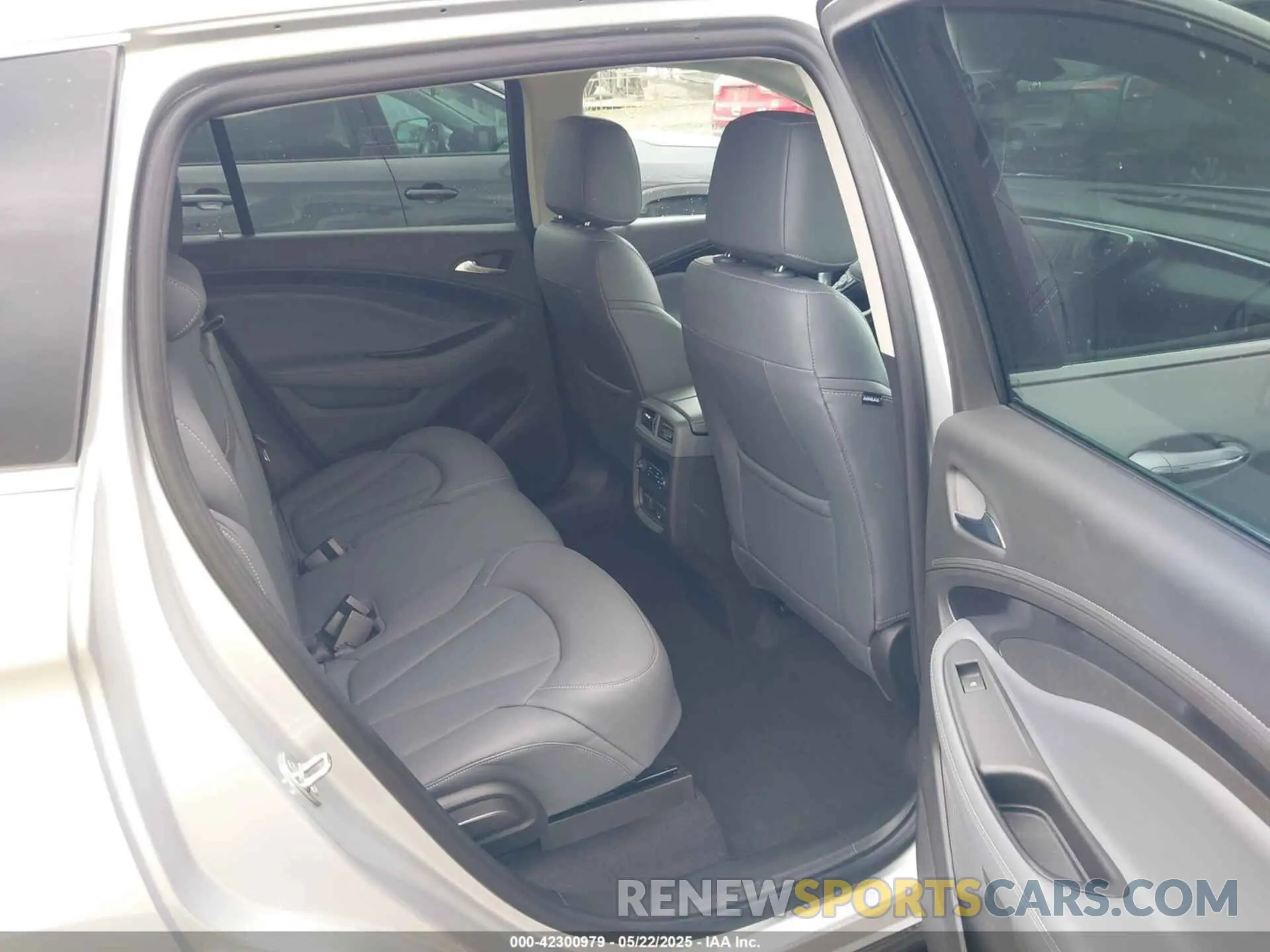 8 Photograph of a damaged car LRBFXCSA9KD038561 BUICK ENVISION 2019