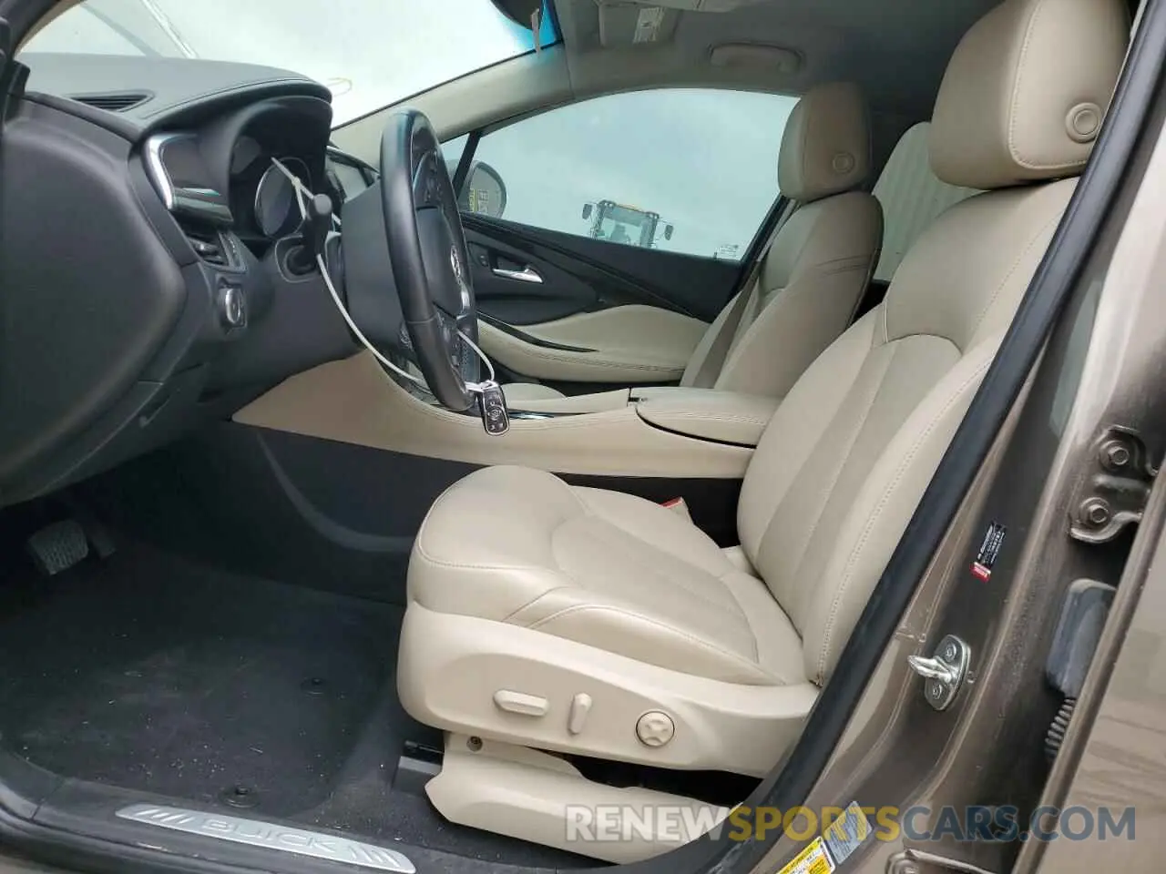 7 Фотография поврежденного автомобиля LRBFXCSA9KD040486 BUICK ENVISION 2019