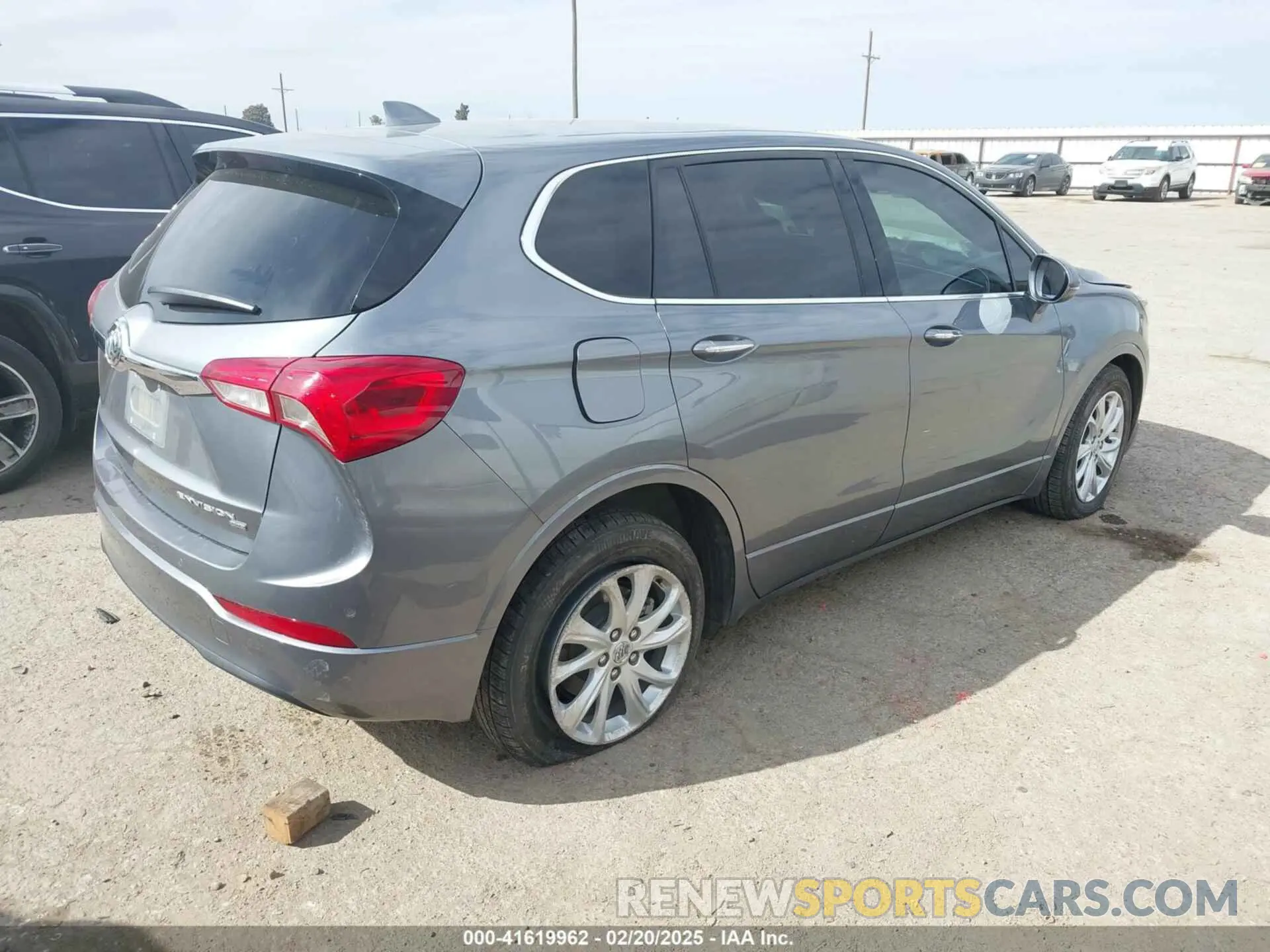4 Фотография поврежденного автомобиля LRBFX1SA0LD225290 BUICK ENVISION 2020
