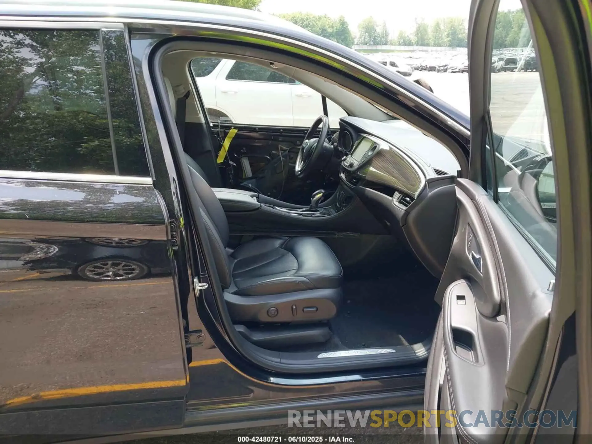 5 Photograph of a damaged car LRBFX2SA2LD067928 BUICK ENVISION 2020