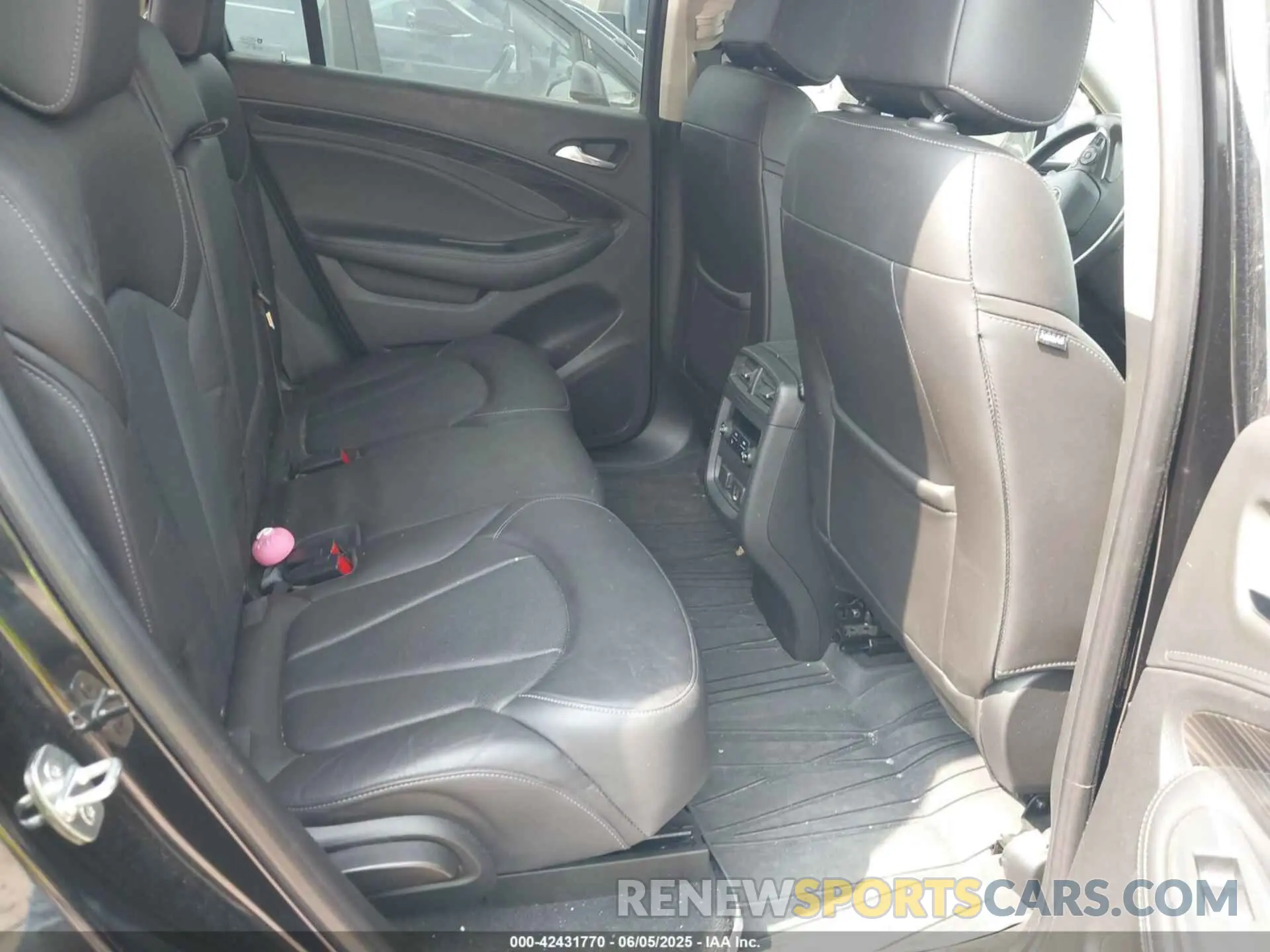 8 Photograph of a damaged car LRBFX2SA7LD082957 BUICK ENVISION 2020