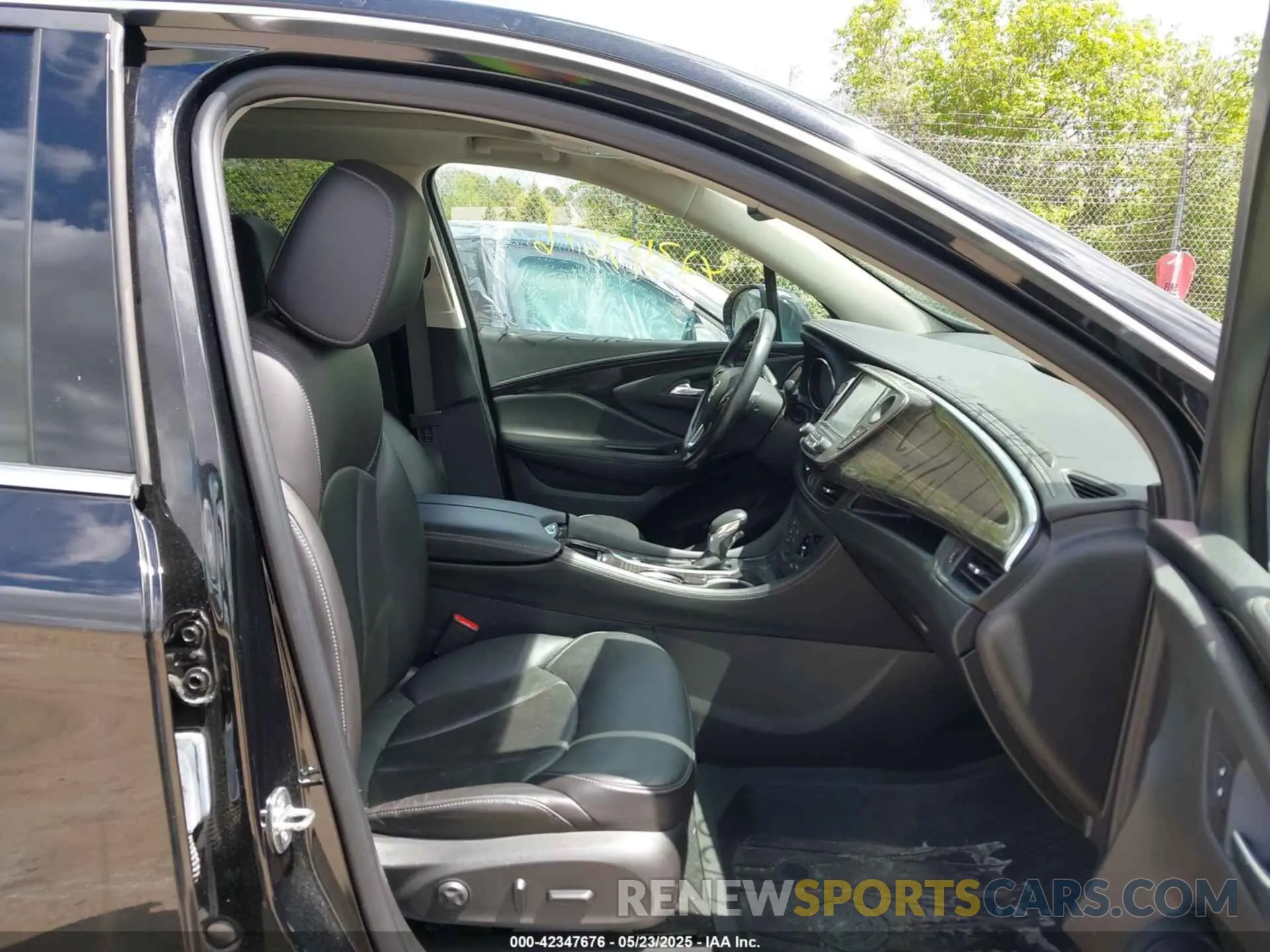 5 Фотография поврежденного автомобиля LRBFX2SAXLD018038 BUICK ENVISION 2020