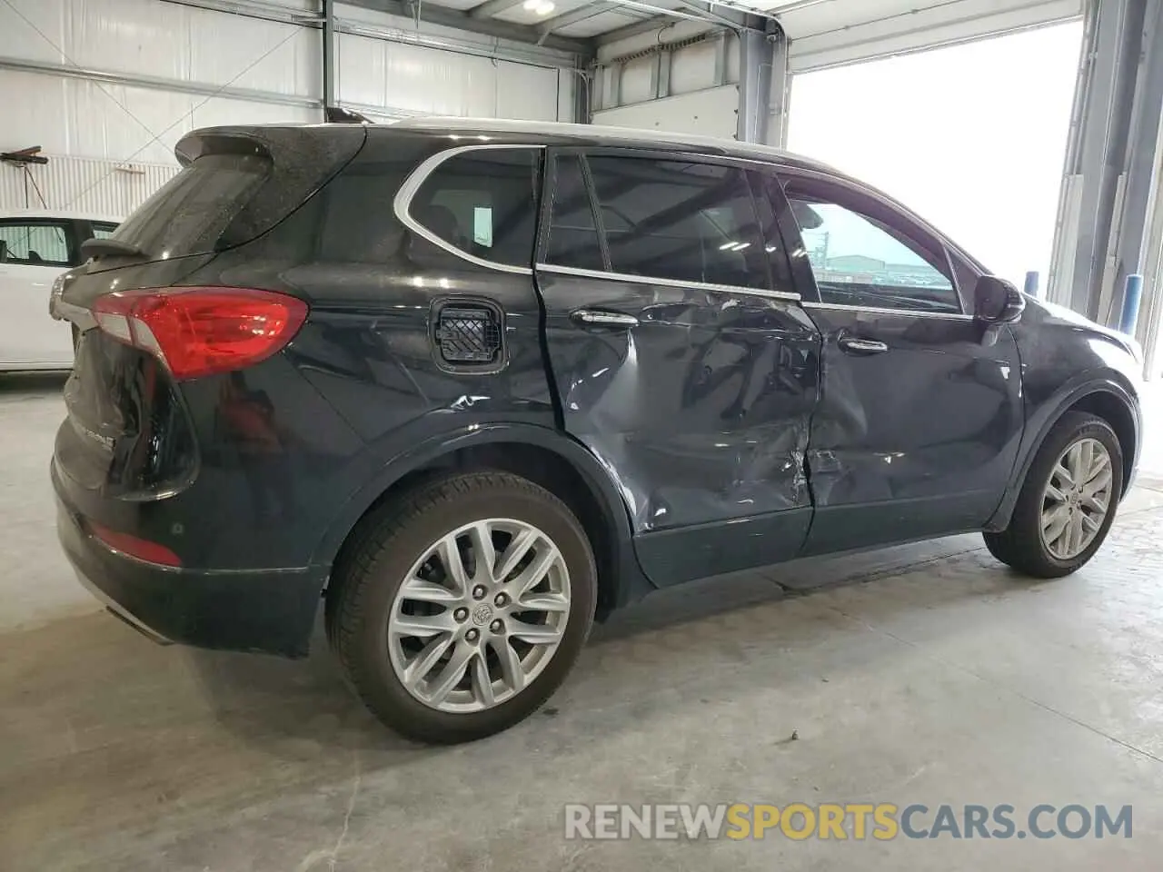 3 Фотография поврежденного автомобиля LRBFX4SX1LD177434 BUICK ENVISION 2020