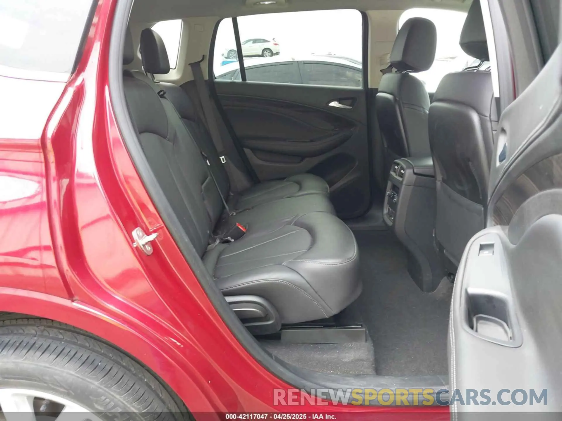 8 Фотография поврежденного автомобиля LRBFX4SX7LD032284 BUICK ENVISION 2020