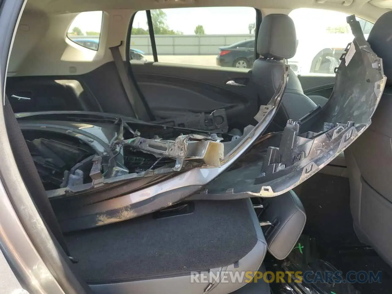 11 Фотография поврежденного автомобиля LRBFXCSA2LD183586 BUICK ENVISION 2020