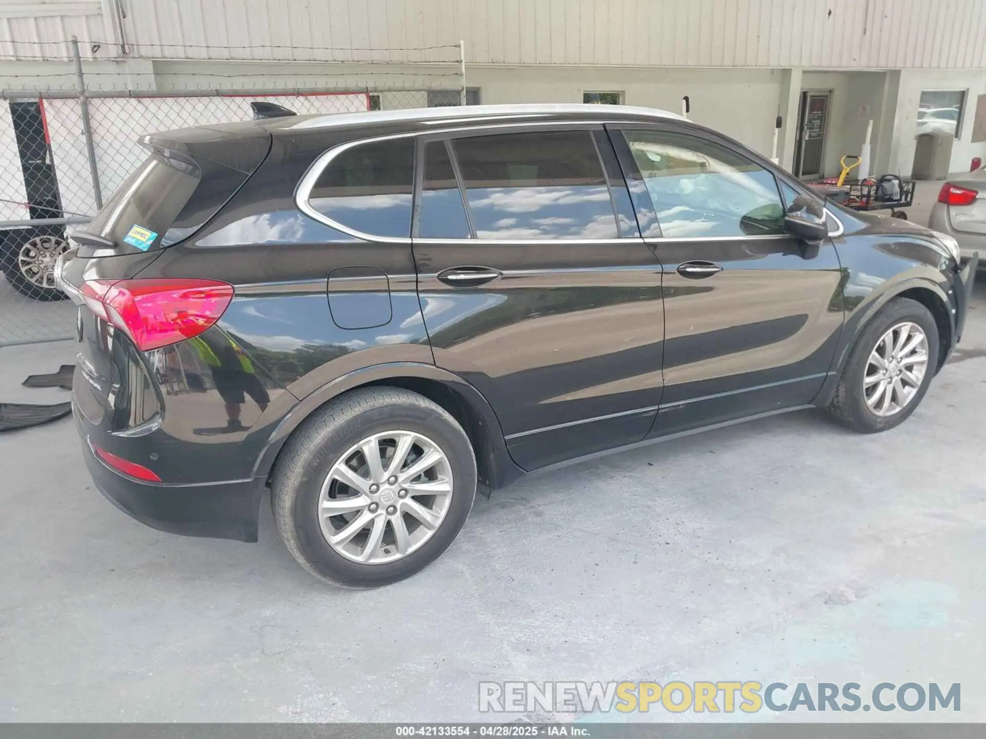 4 Фотография поврежденного автомобиля LRBFXCSA3LD015729 BUICK ENVISION 2020