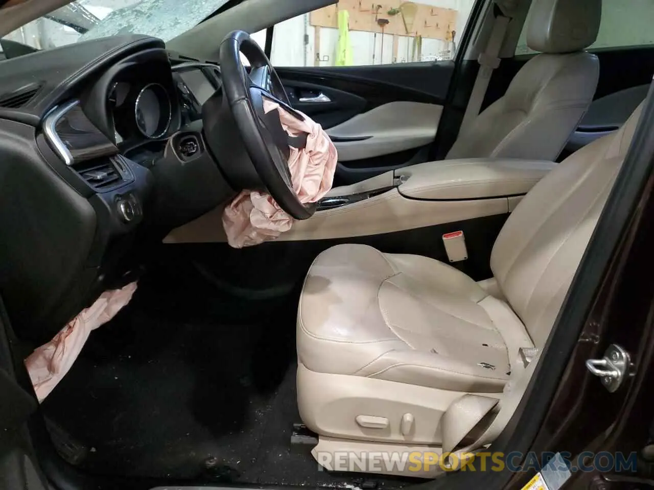 7 Фотография поврежденного автомобиля LRBFXCSA7LD116207 BUICK ENVISION 2020