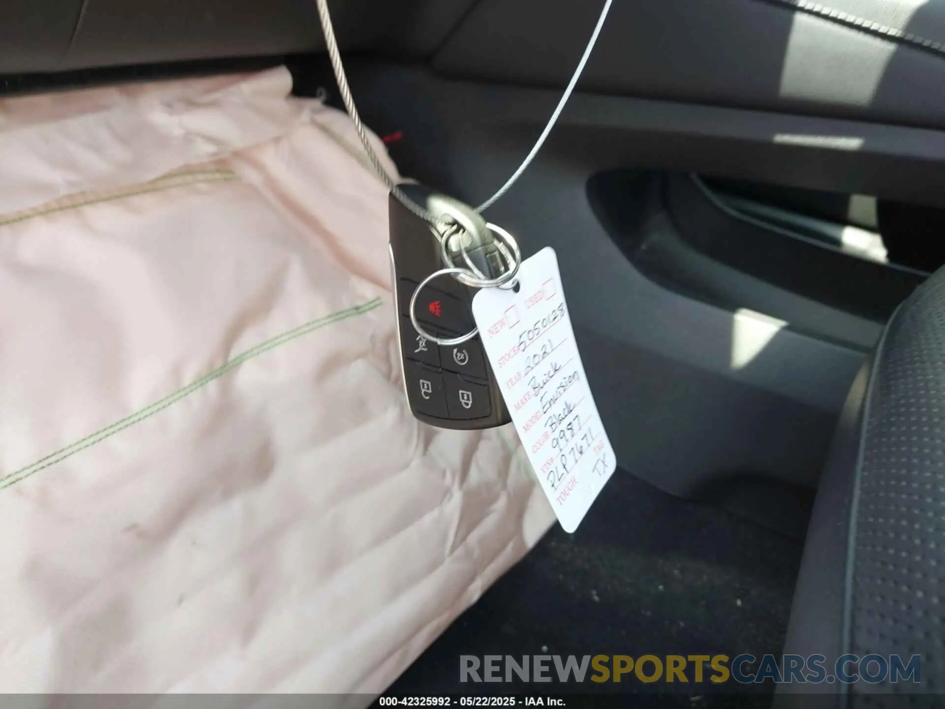 11 Photograph of a damaged car LRBFZNR43MD109987 BUICK ENVISION 2021