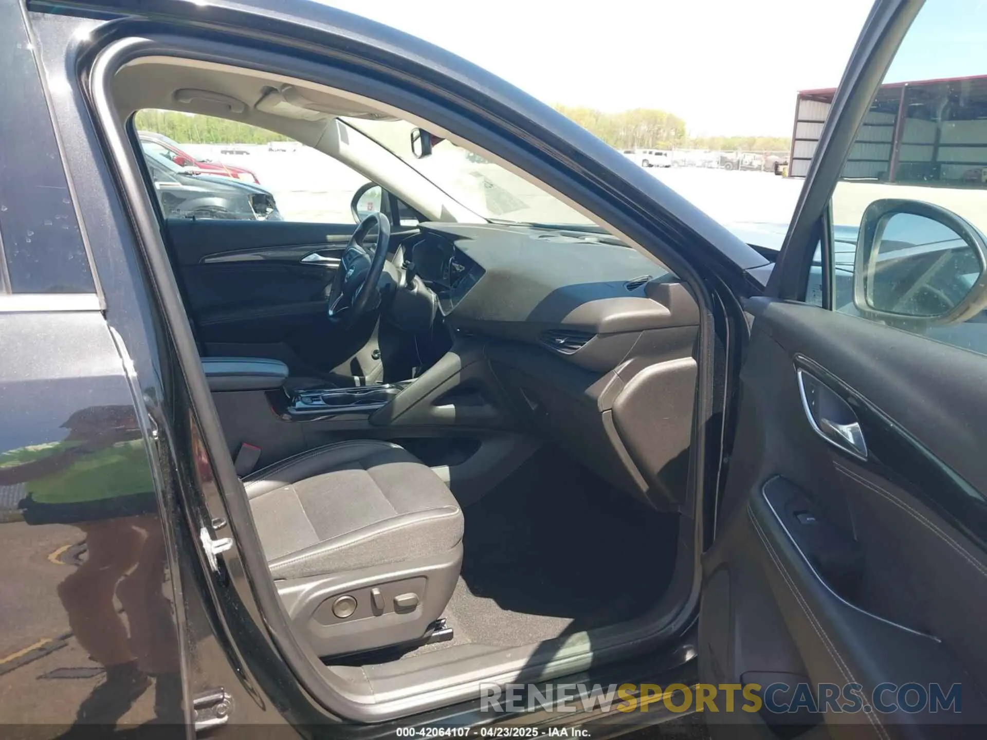 5 Photograph of a damaged car LRBFZNR45MD087197 BUICK ENVISION 2021