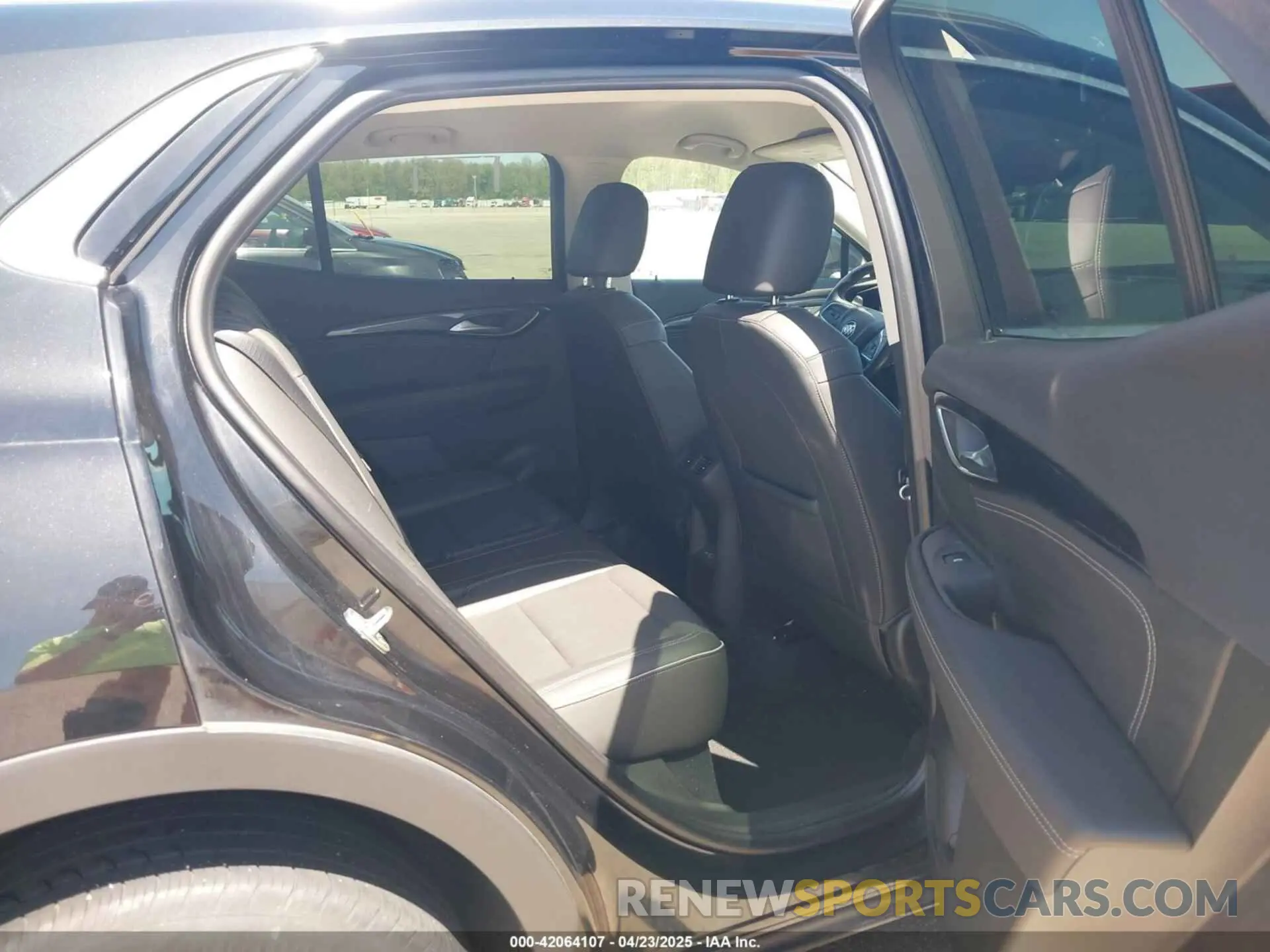 8 Photograph of a damaged car LRBFZNR45MD087197 BUICK ENVISION 2021