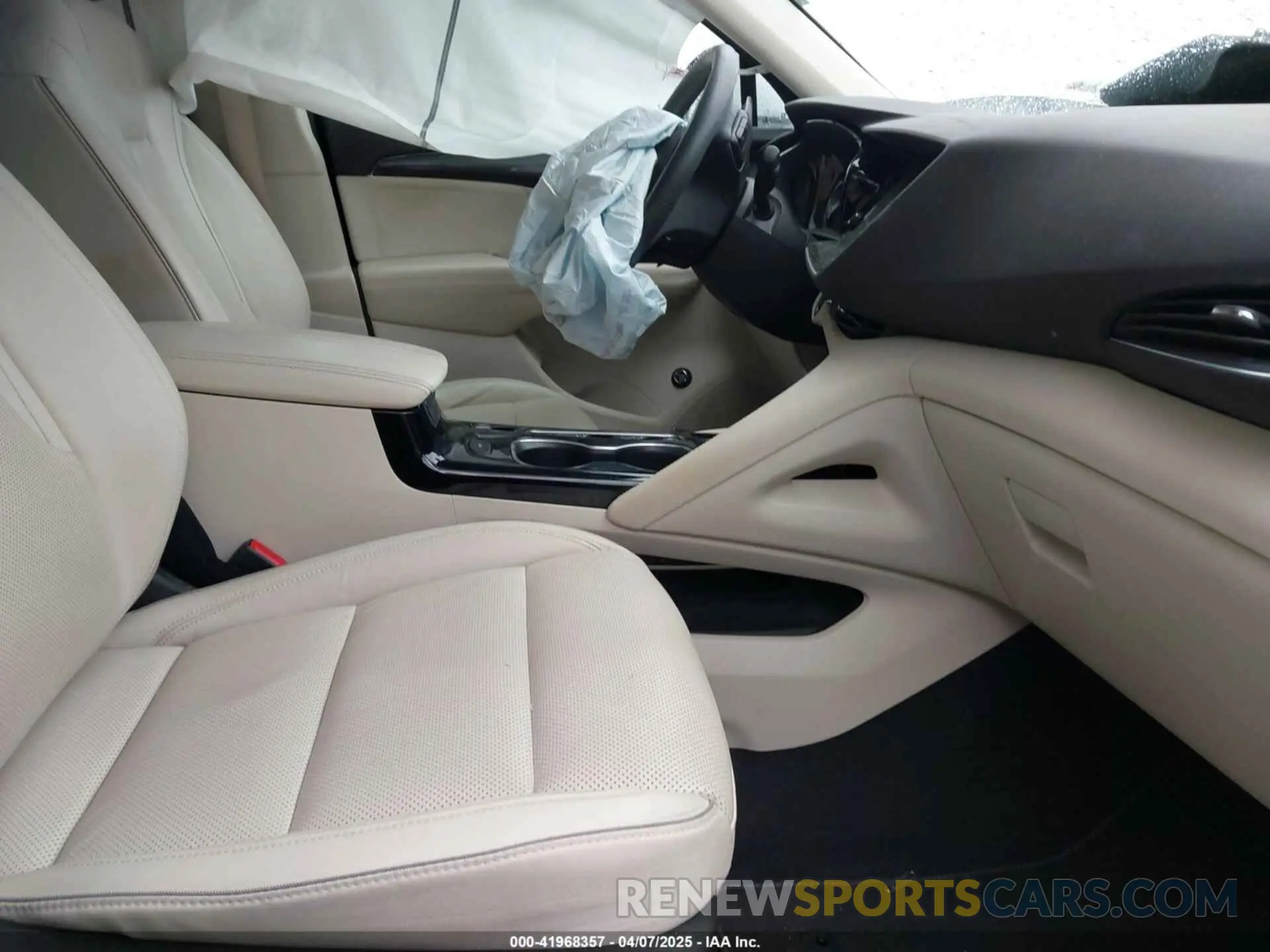 5 Photograph of a damaged car LRBFZNR45MD105813 BUICK ENVISION 2021