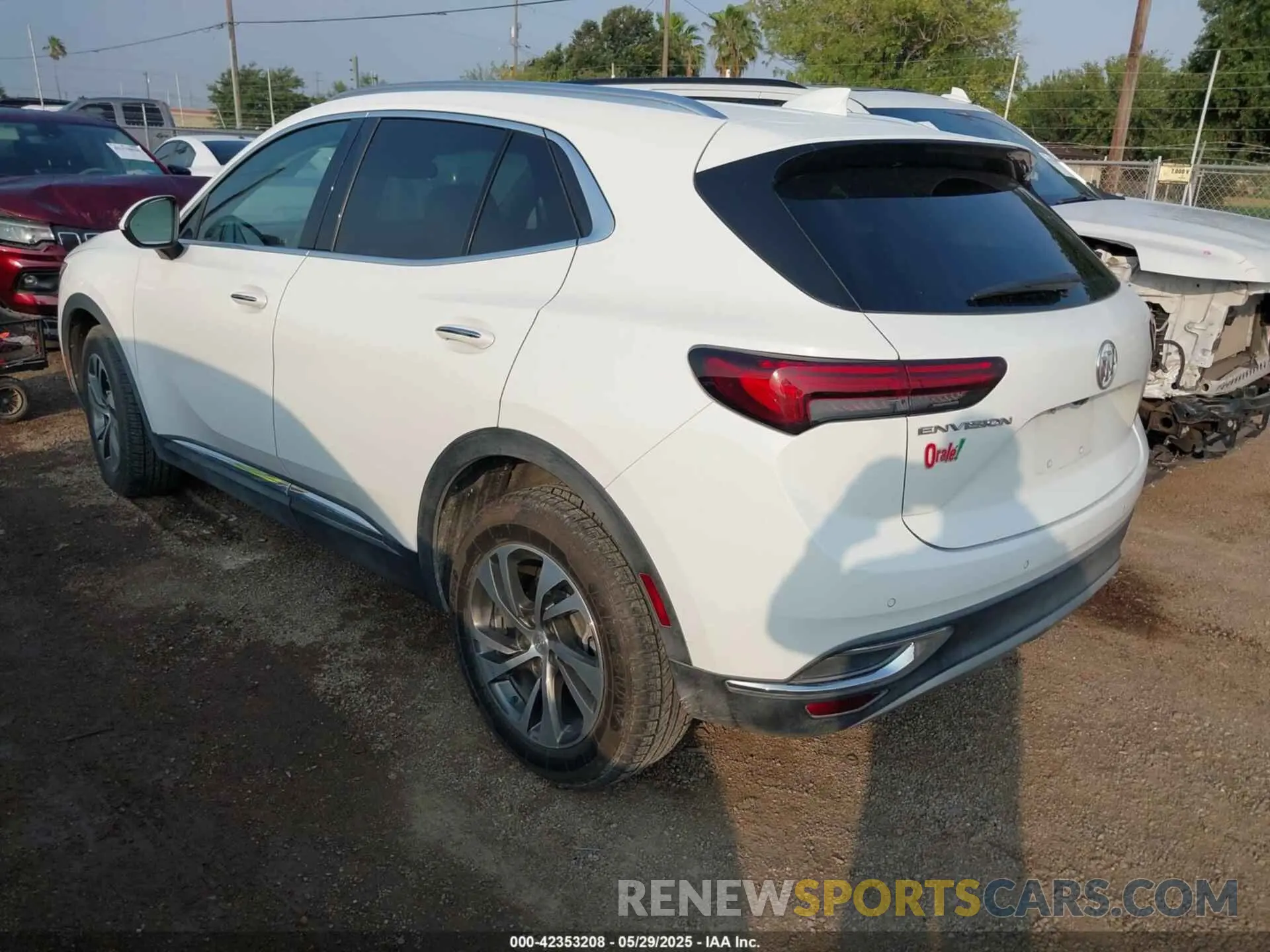 3 Фотография поврежденного автомобиля LRBFZNR48MD131600 BUICK ENVISION 2021