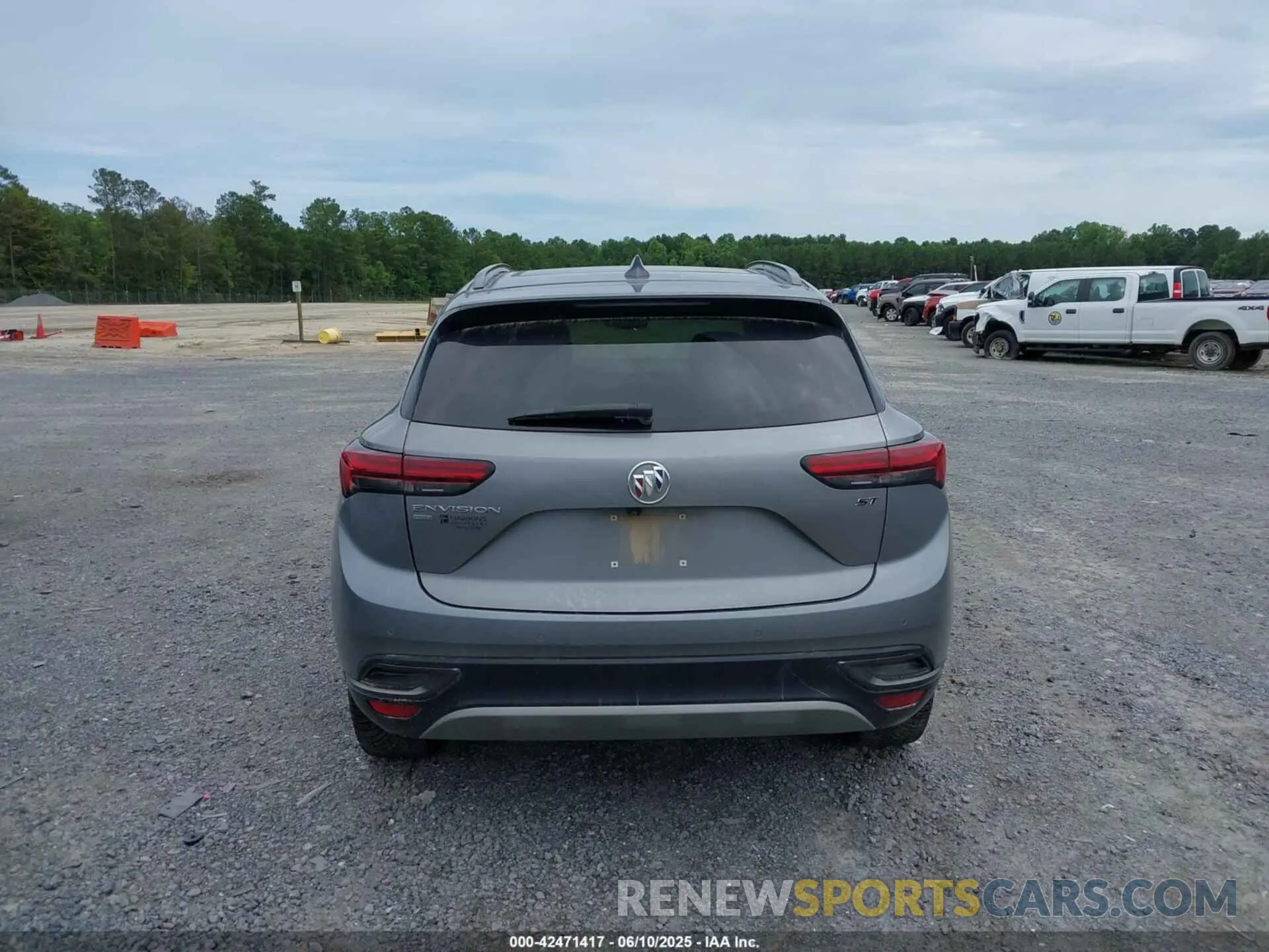 17 Photograph of a damaged car LRBFZPR49MD090065 BUICK ENVISION 2021