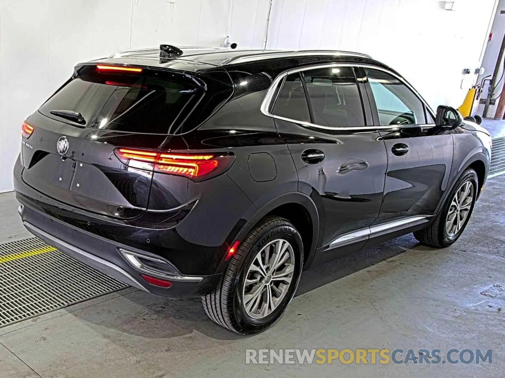 10 Фотография поврежденного автомобиля LRBAZLR42ND031587 BUICK ENVISION 2022