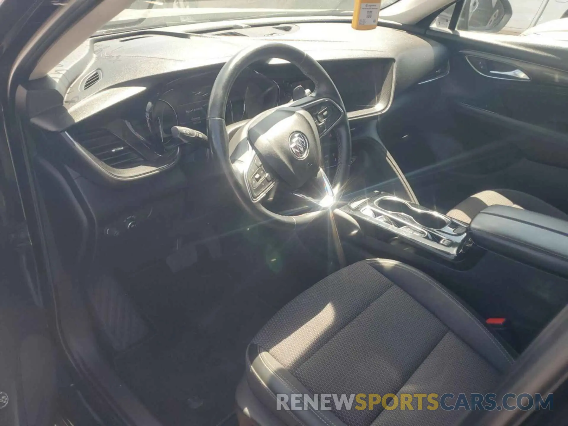 18 Фотография поврежденного автомобиля LRBAZLR42ND031587 BUICK ENVISION 2022